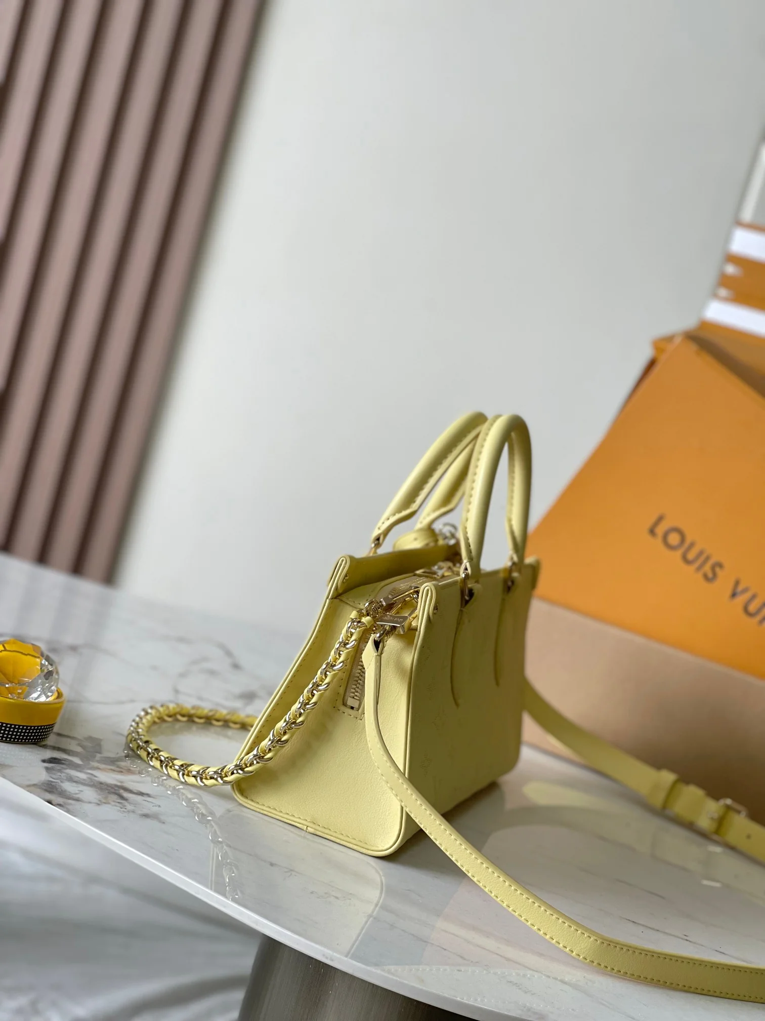 Louisvuitton OnTheGo East West Handbag M11273 25x13x10cm - description_image2