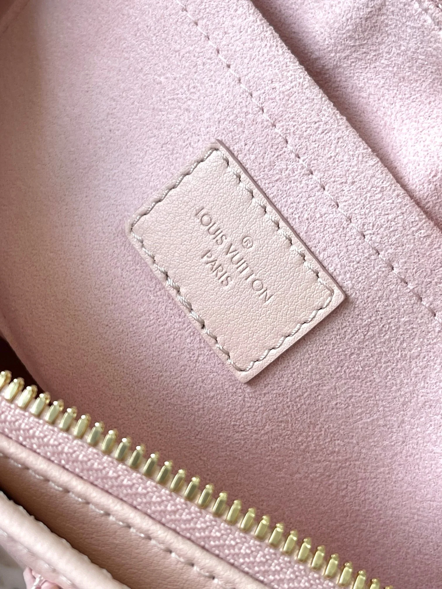 Louisvuitton OnTheGo East West Handbag M11274 25x13x10 cm - description_image9