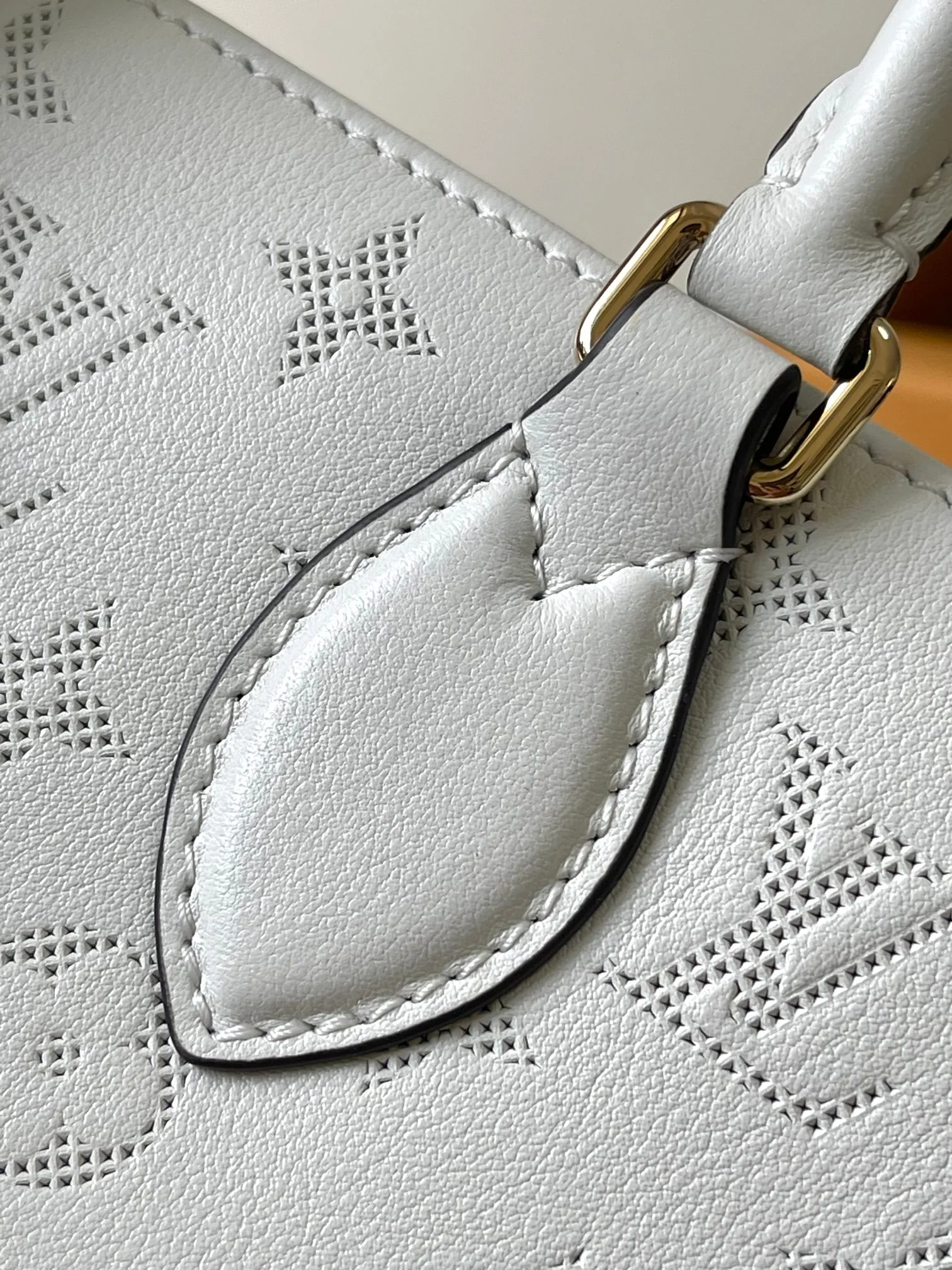 Louisvuitton OnTheGo East West Handbag M11274 25x13x10 cm - description_image7