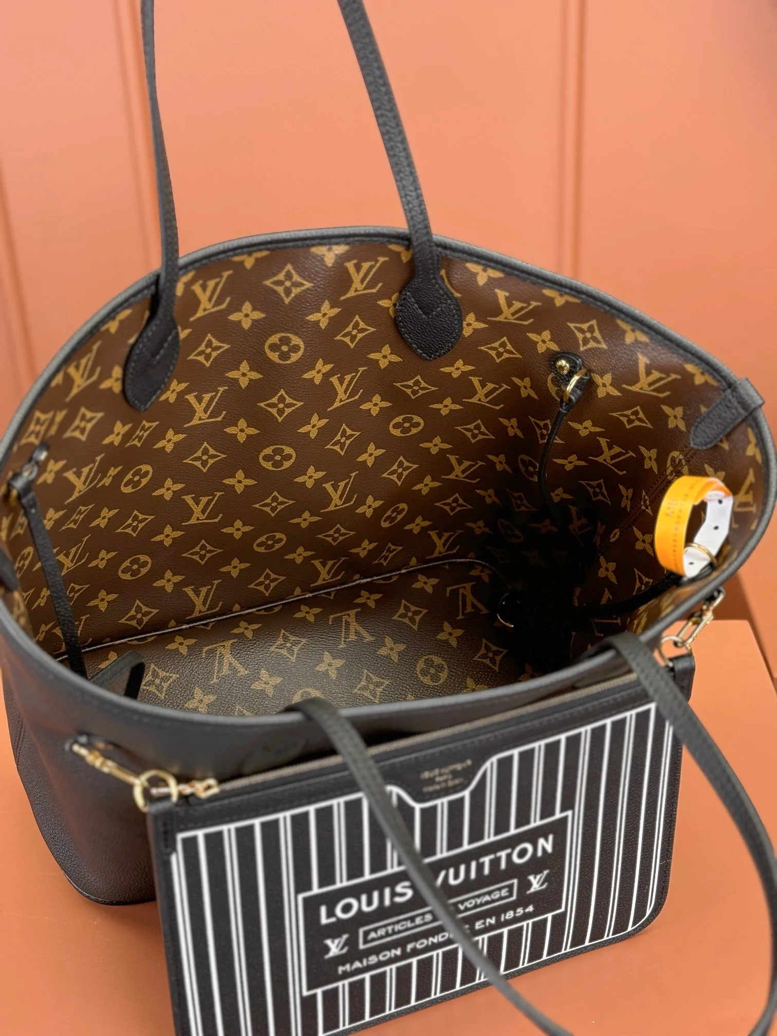 Louisvuitton Neverfull Inside Out Medium Tote M11946 31x28x14 cm - description_image4