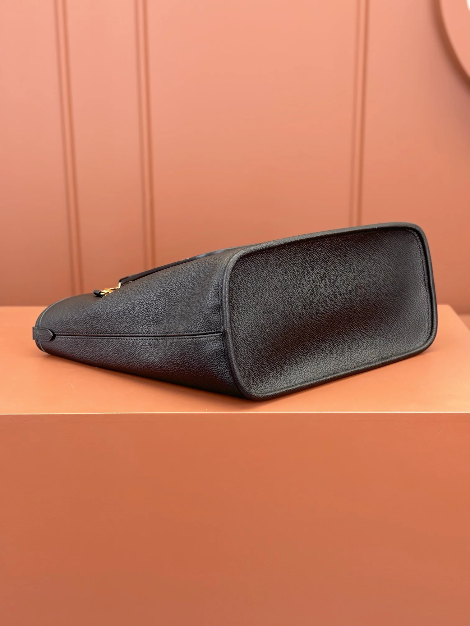 Louisvuitton Neverfull Inside Out Medium Tote M11946 31x28x14 cm - description_image6