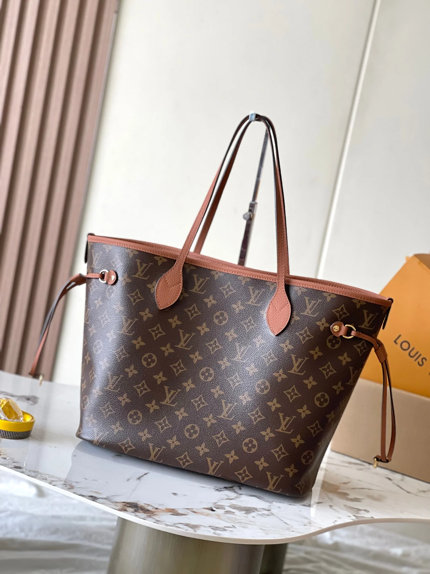 Louisvuitton Neverfull Inside Out Medium Tote 31x28x14 cm - description_image3
