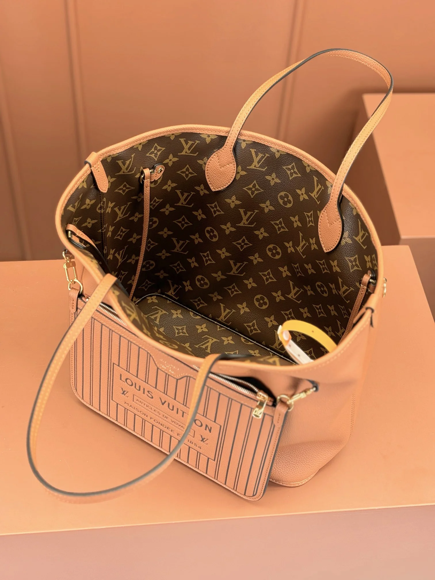Louisvuitton Neverfull Inside Out Medium Tote M12061 31x28x14 cm - description_image4