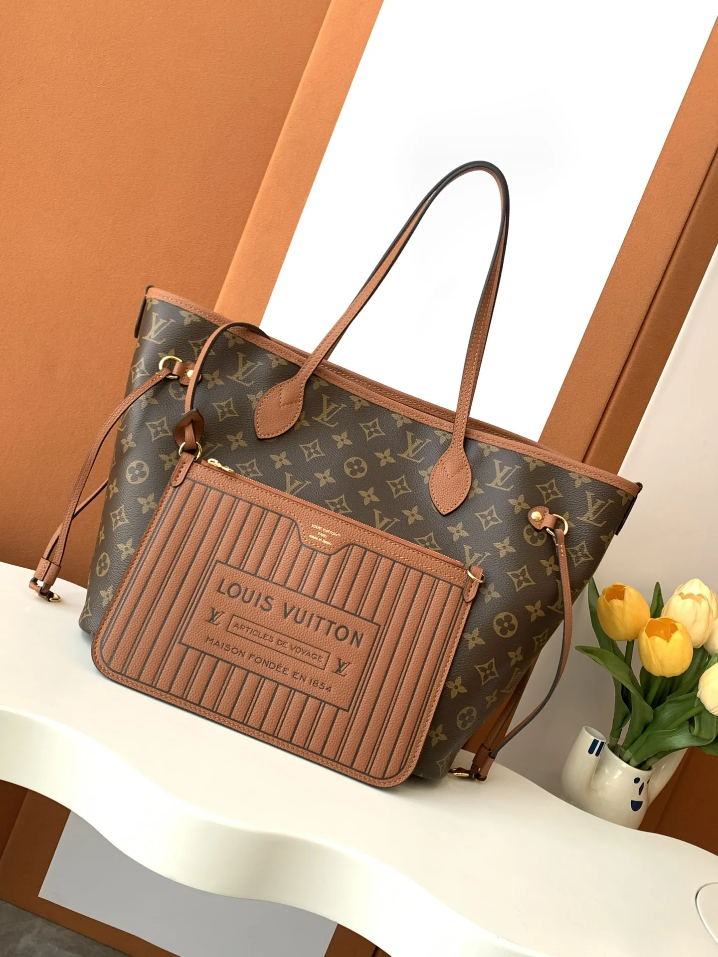 Louisvuitton Neverfull Inside Out Medium Handbag 31.0 x 28.0 x 14.0 cm Louisvuitton Neverfull Inside Out Medium Handbag 31.0 x 28.0 x 14.0 cm - description_image1