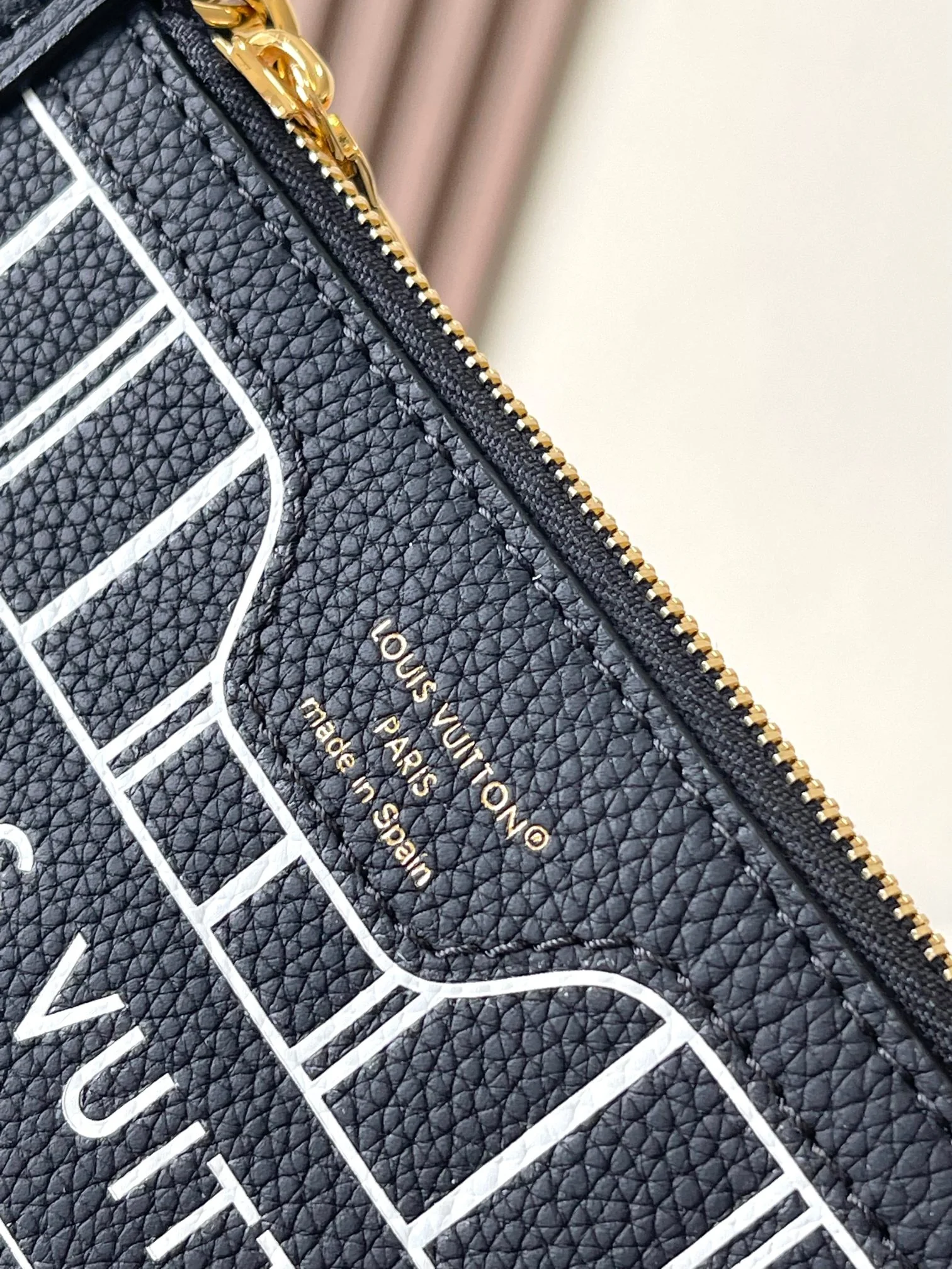 Louisvuitton Neverfull Bandouliere Inside Out BB Bag M12099 24x14x9 cm Louisvuitton Neverfull Bandouliere Inside Out BB Bag M12099 24x14x9 cm - description_image8