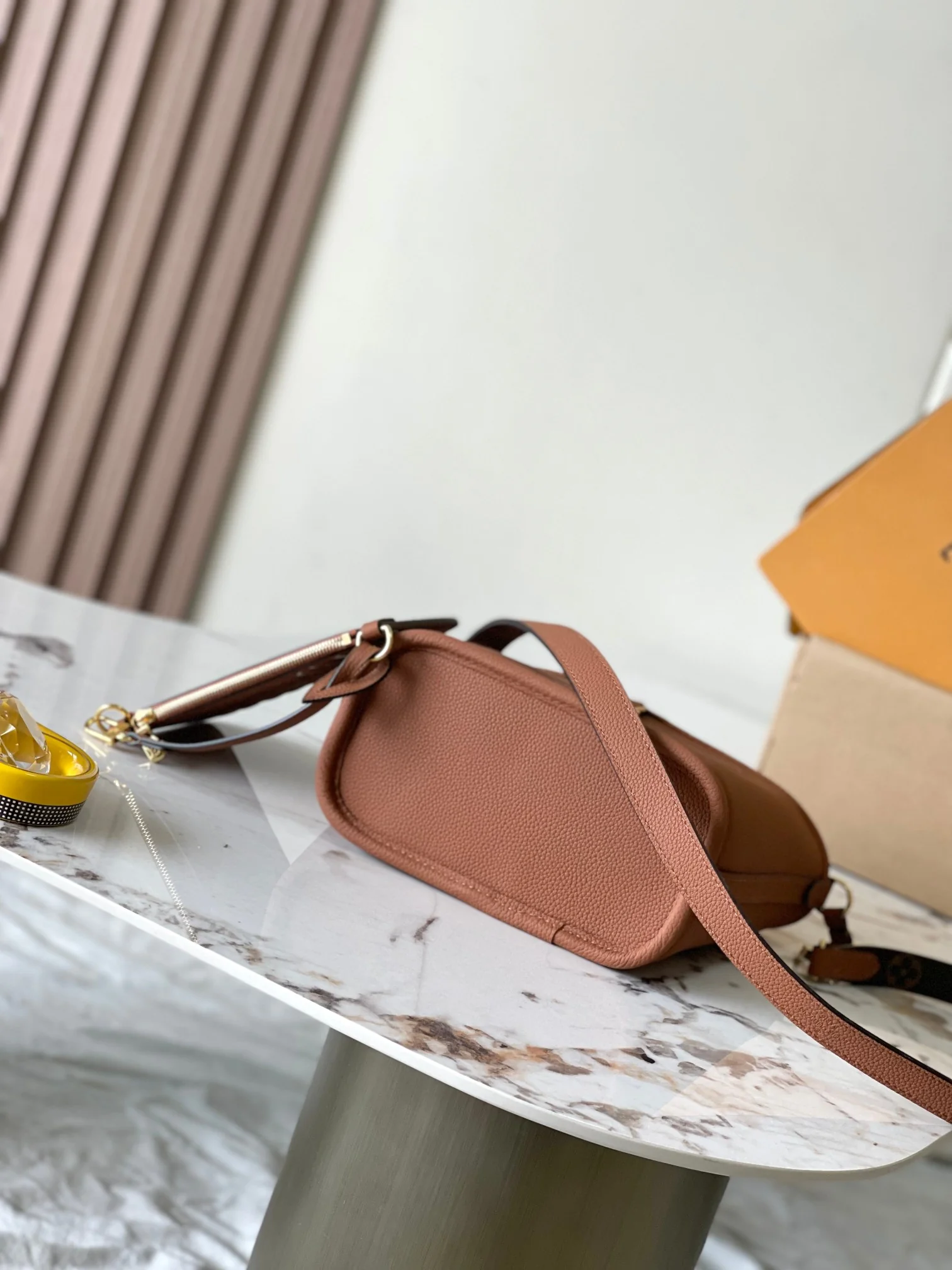 Louisvuitton Neverfull Bandouliere Inside Out BB M12102 24x14x9 cm - description_image5