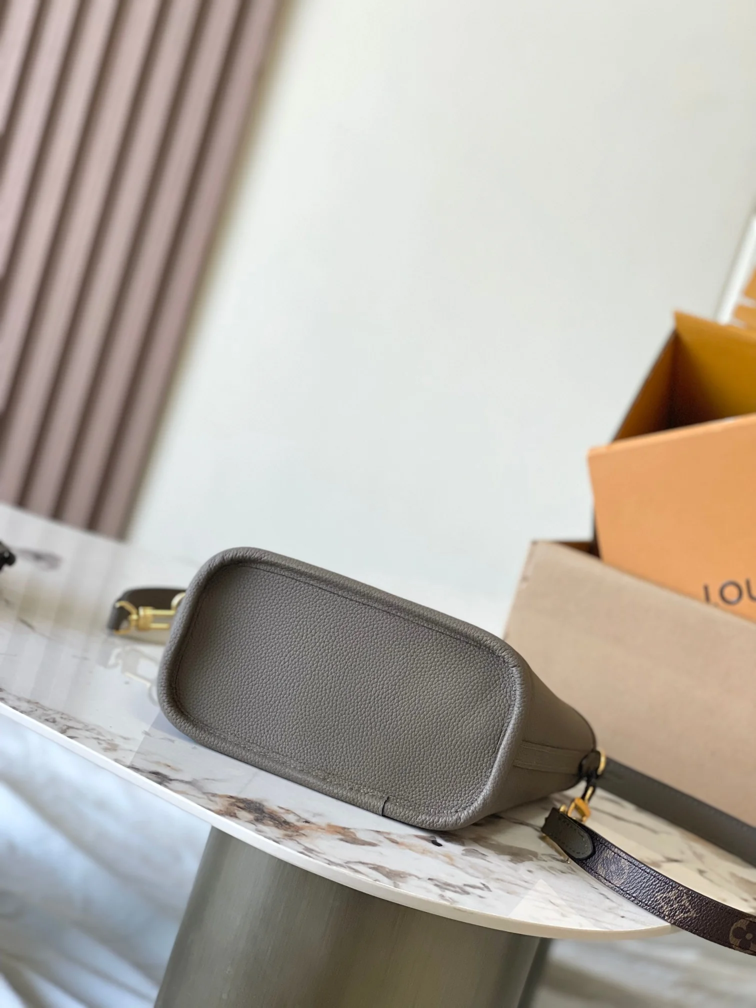 Louisvuitton Neverfull Bandouliere Inside Out BB M12109 24x14x9 cm - description_image5