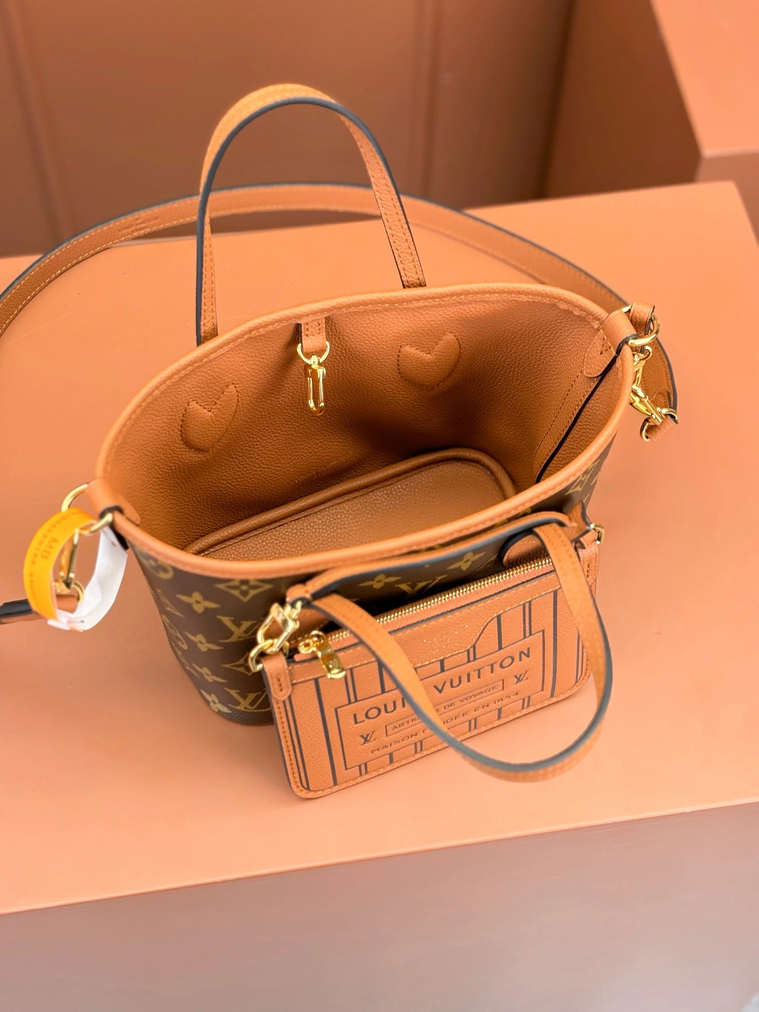 Louisvuitton Neverfull Inside Out BB M12209 24x14x9 cm - description_image3