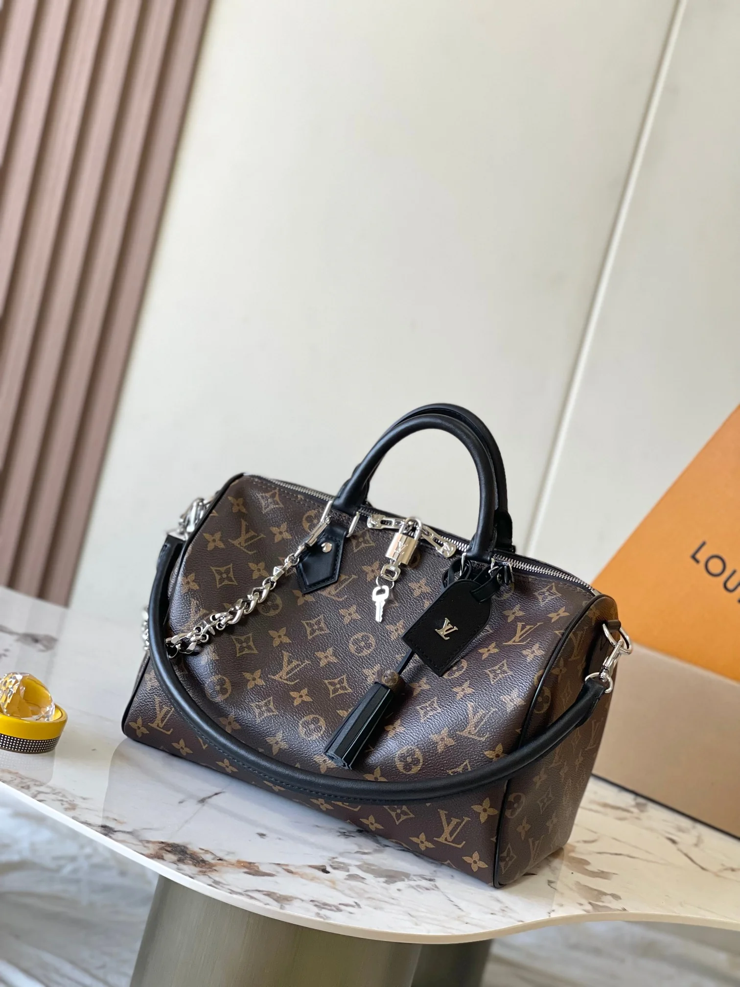 Louisvuitton Speedy Soft 30 M12243 30 x 21 x 17 cm - description_image1