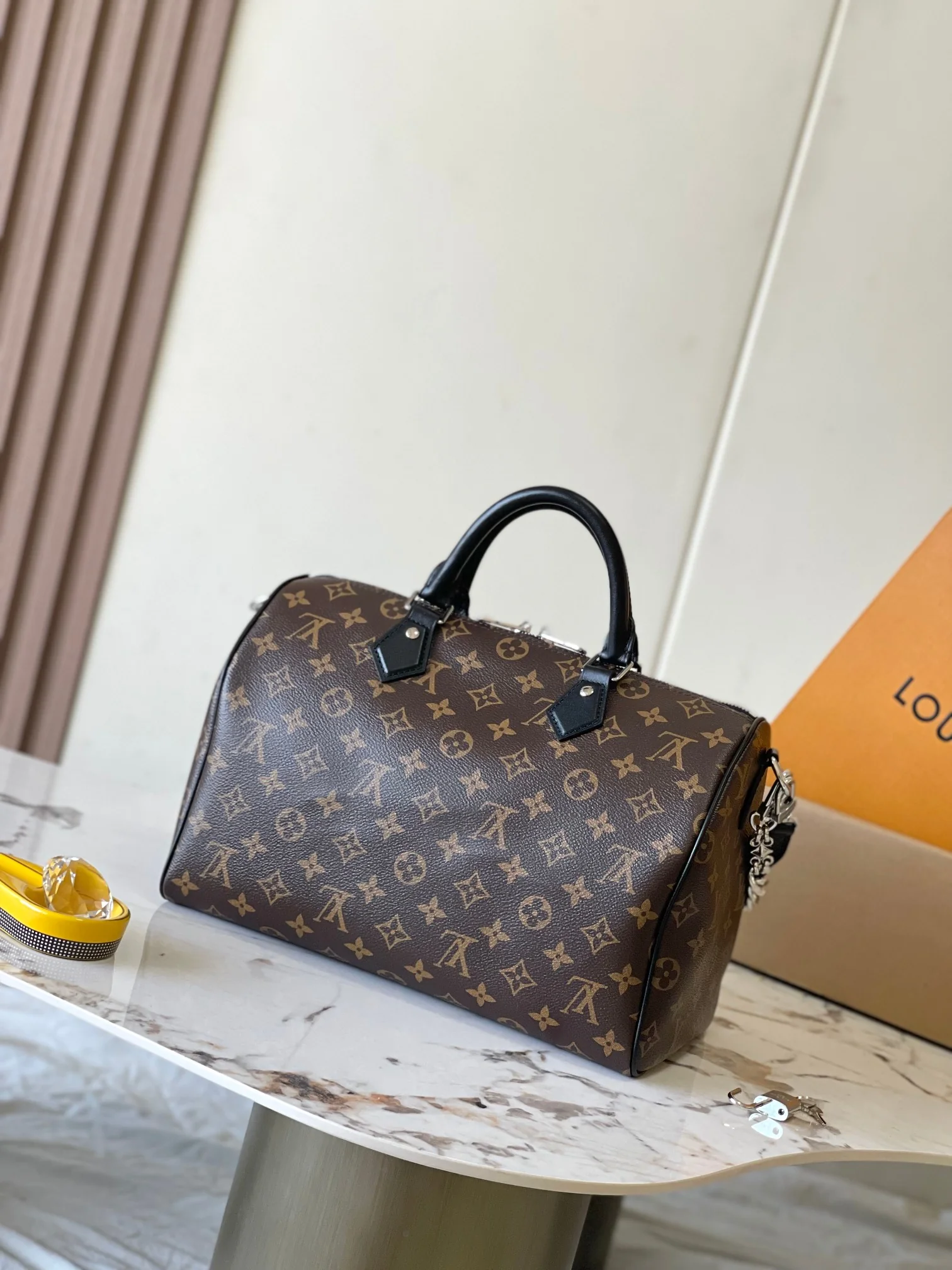 Louisvuitton Speedy Soft 30 M12243 30 x 21 x 17 cm - description_image3