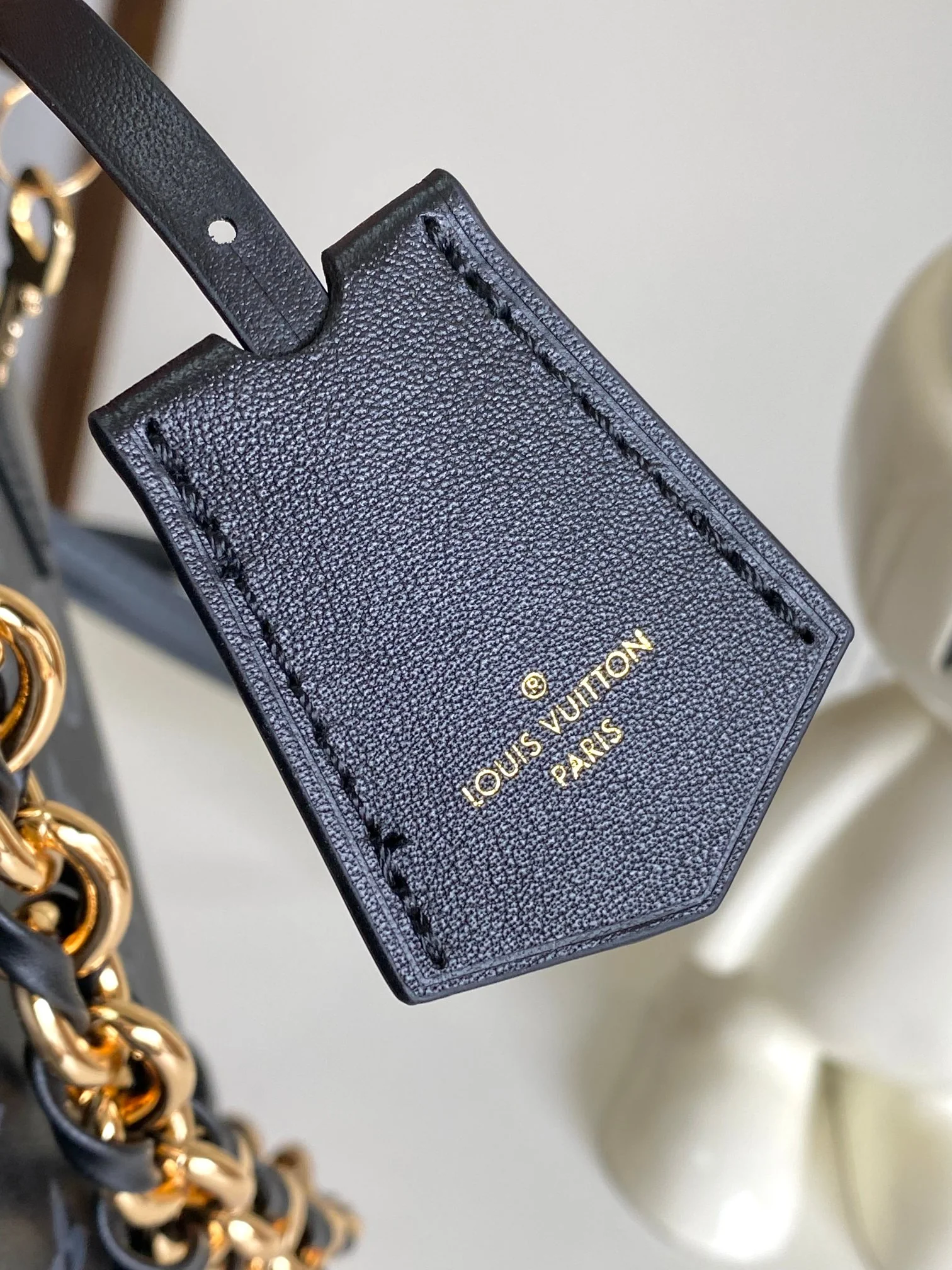 Louis Vuitton Alma M12289 Black - image6