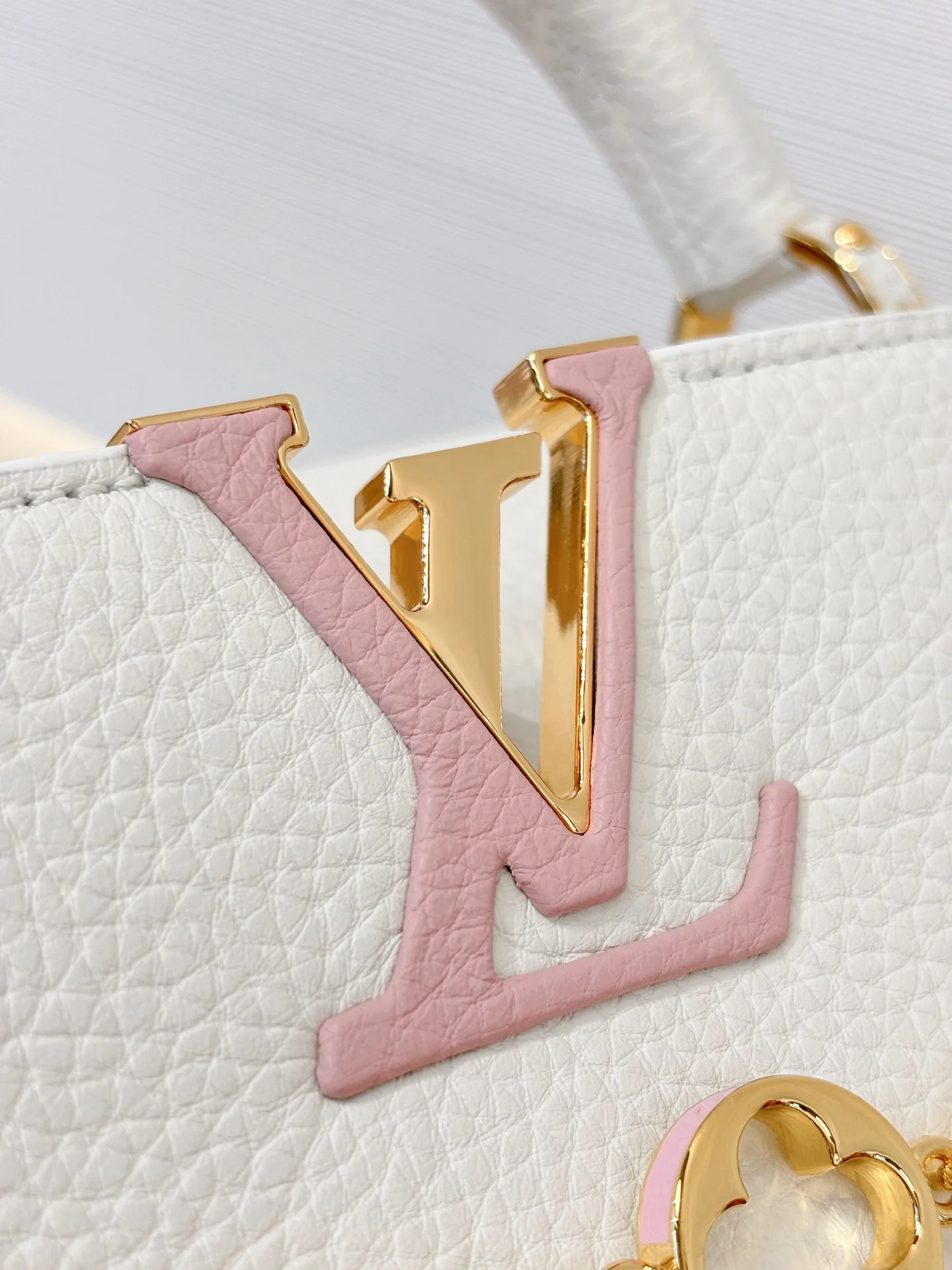 Louis Vuitton Capucines M12345 White 31cm 20x11x31 cm - image8