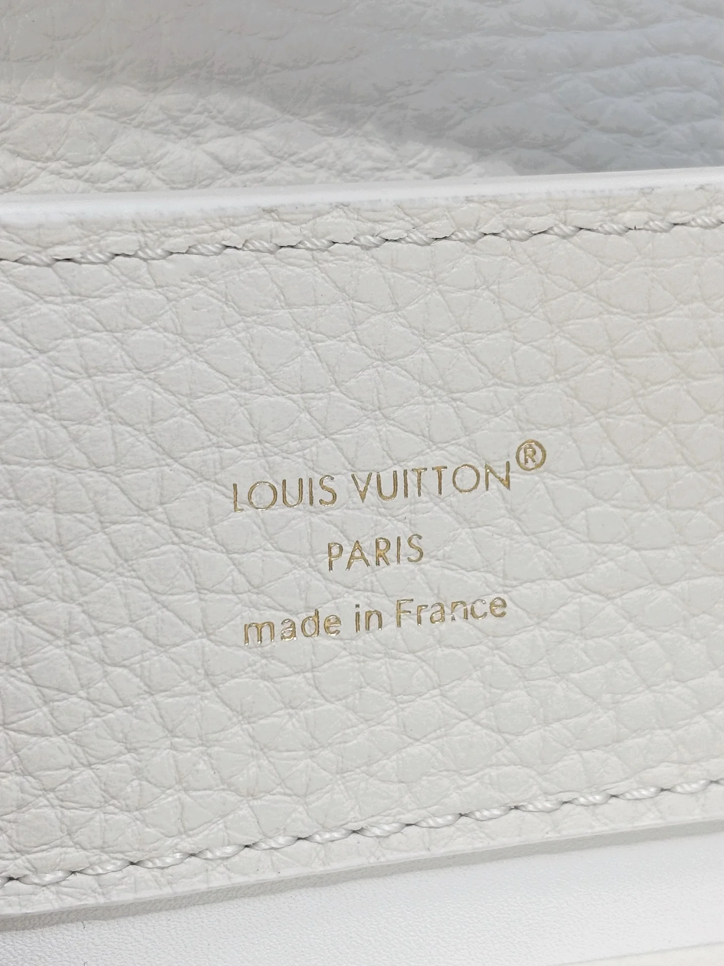 Louis Vuitton Capucines M12345 White 31cm 20x11x31 cm - image9