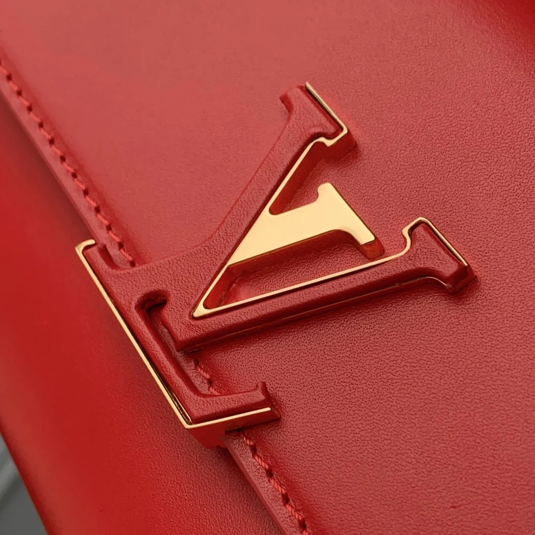 Louis Vuitton Capucines M12406 Red - image5