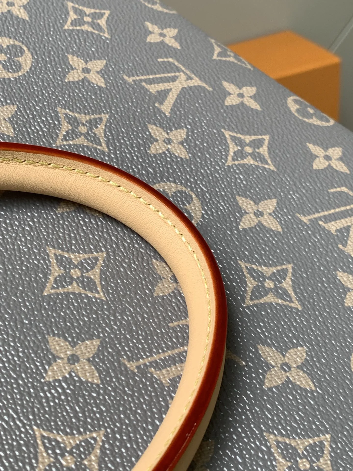 Louisvuitton OnTheGo MM Handbag M12415 35 x 27 x 14 cm - description_image6