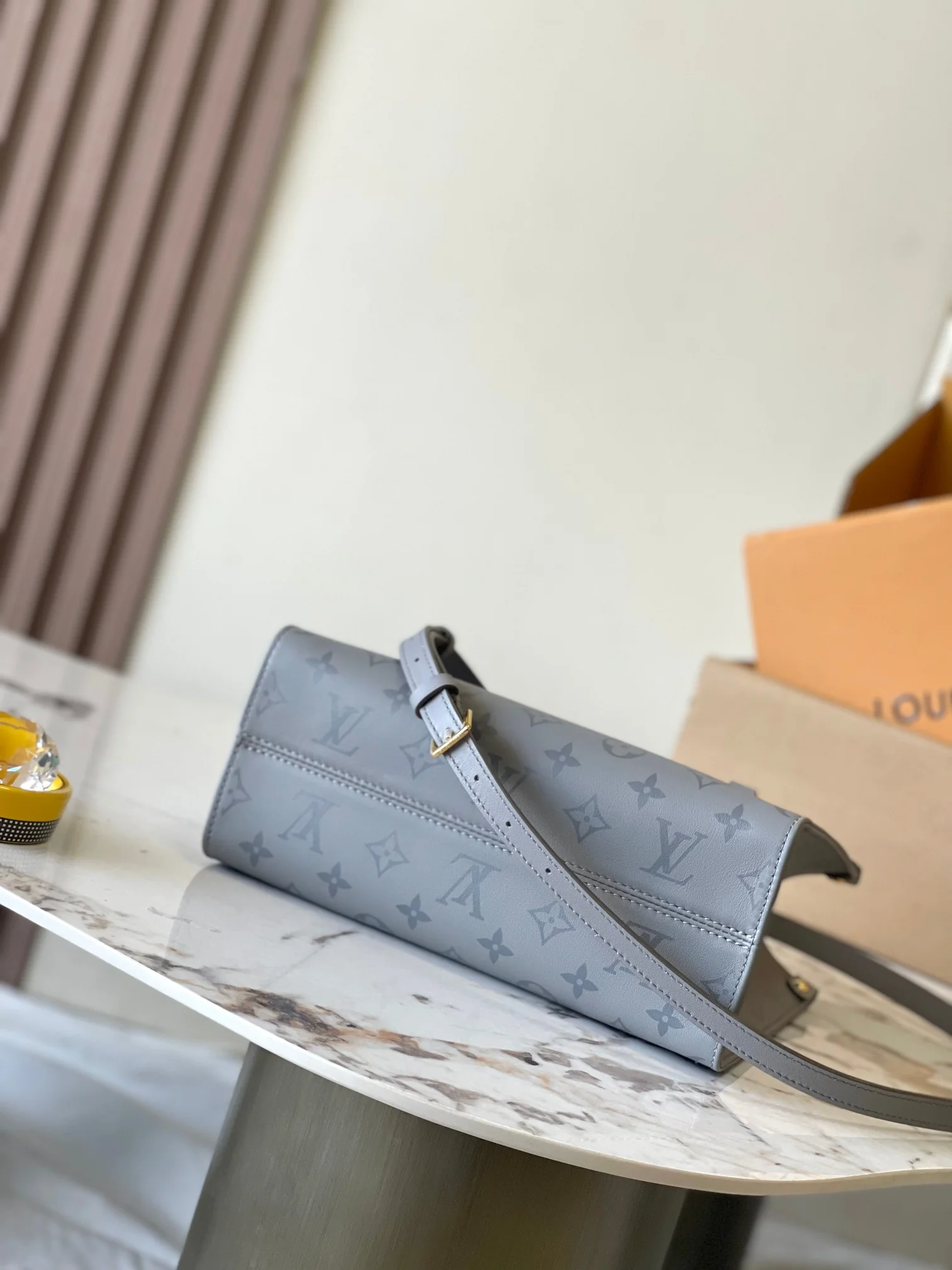 Louisvuitton OnTheGo Small Handbag M12465 25x19x11.5 cm - description_image4