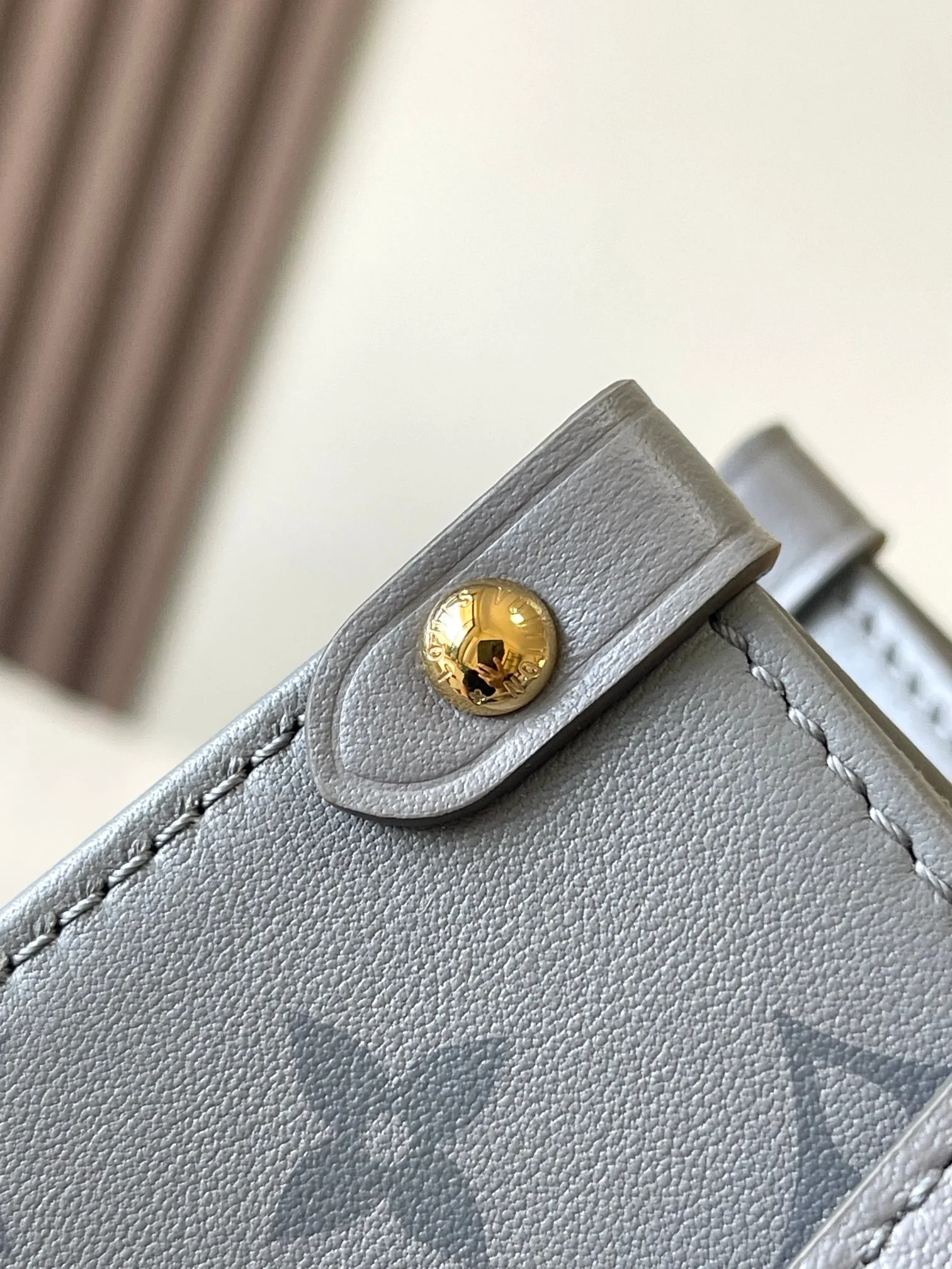 Louisvuitton OnTheGo Small Handbag M12465 25x19x11.5 cm - description_image5