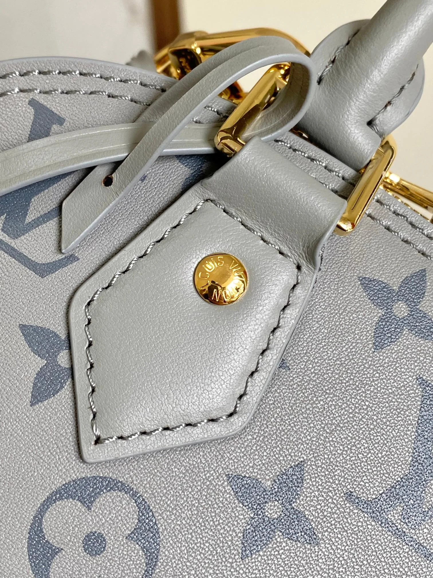 Louis Vuitton Monogram Ink M12561 Grey - image8