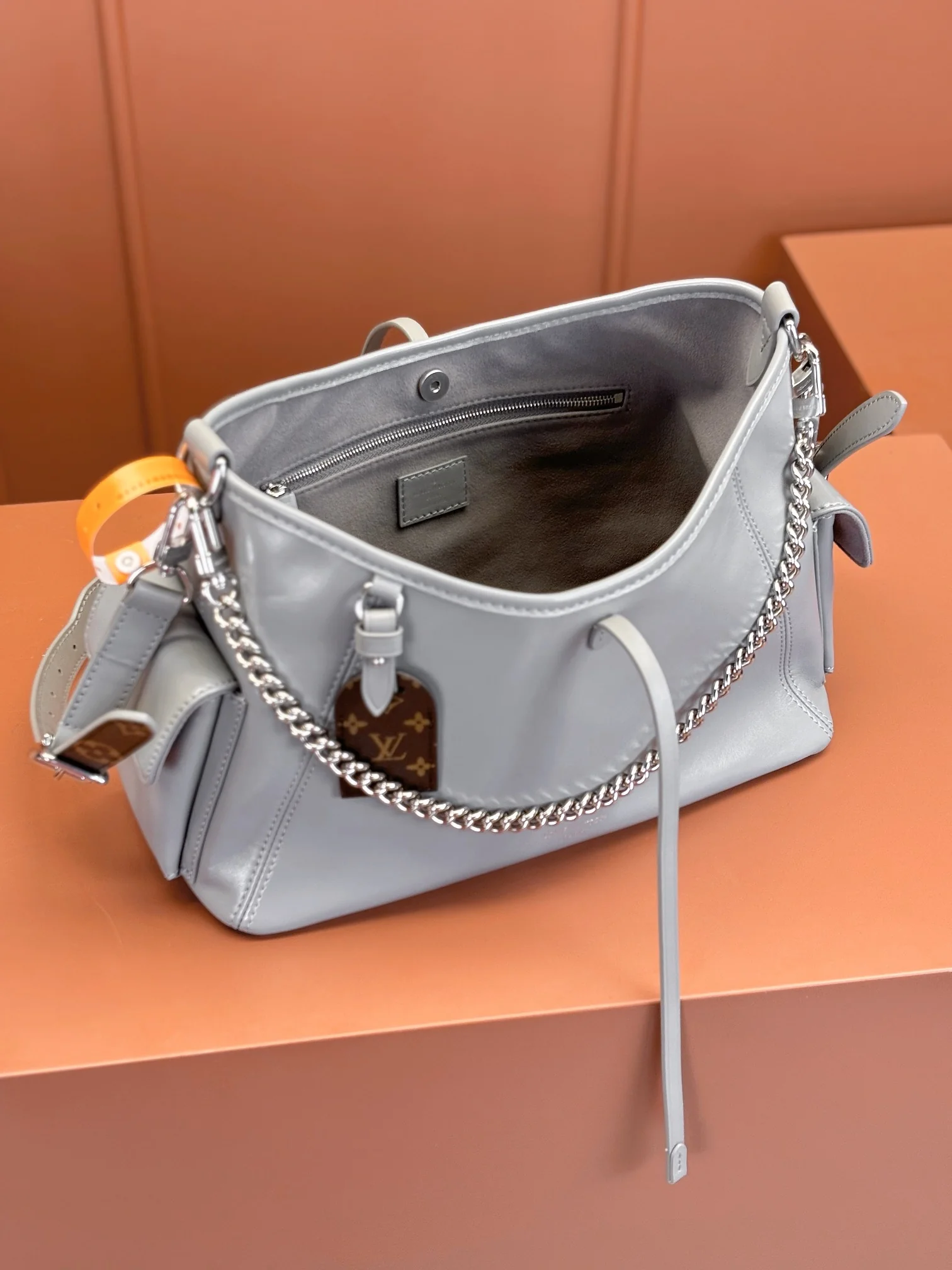 Louisvuitton Carryall Cargo Small Handbag M12579 33.5x23x15 cm - description_image4