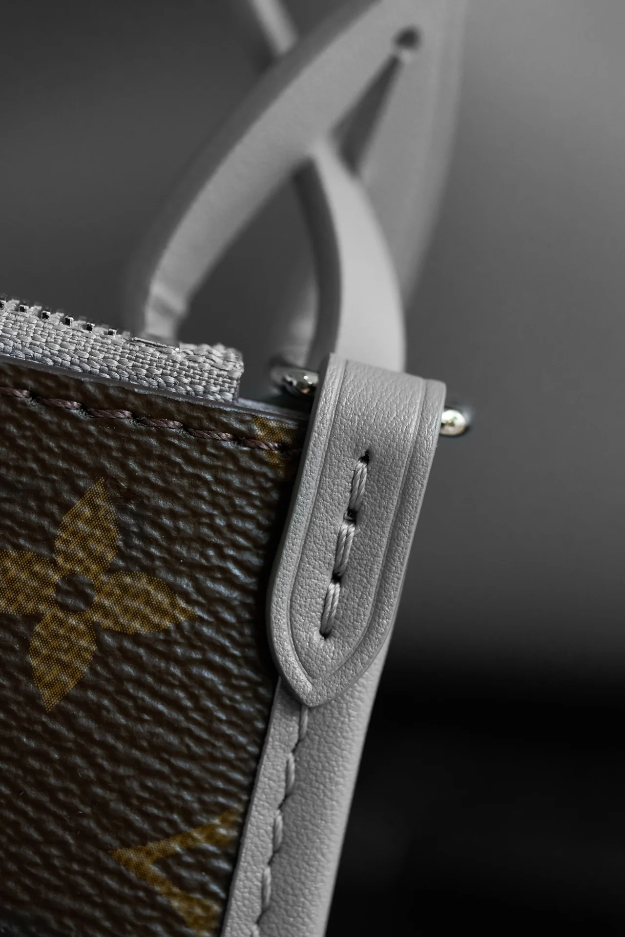 Louisvuitton Carryall Medium Handbag 39 cm - description_image7