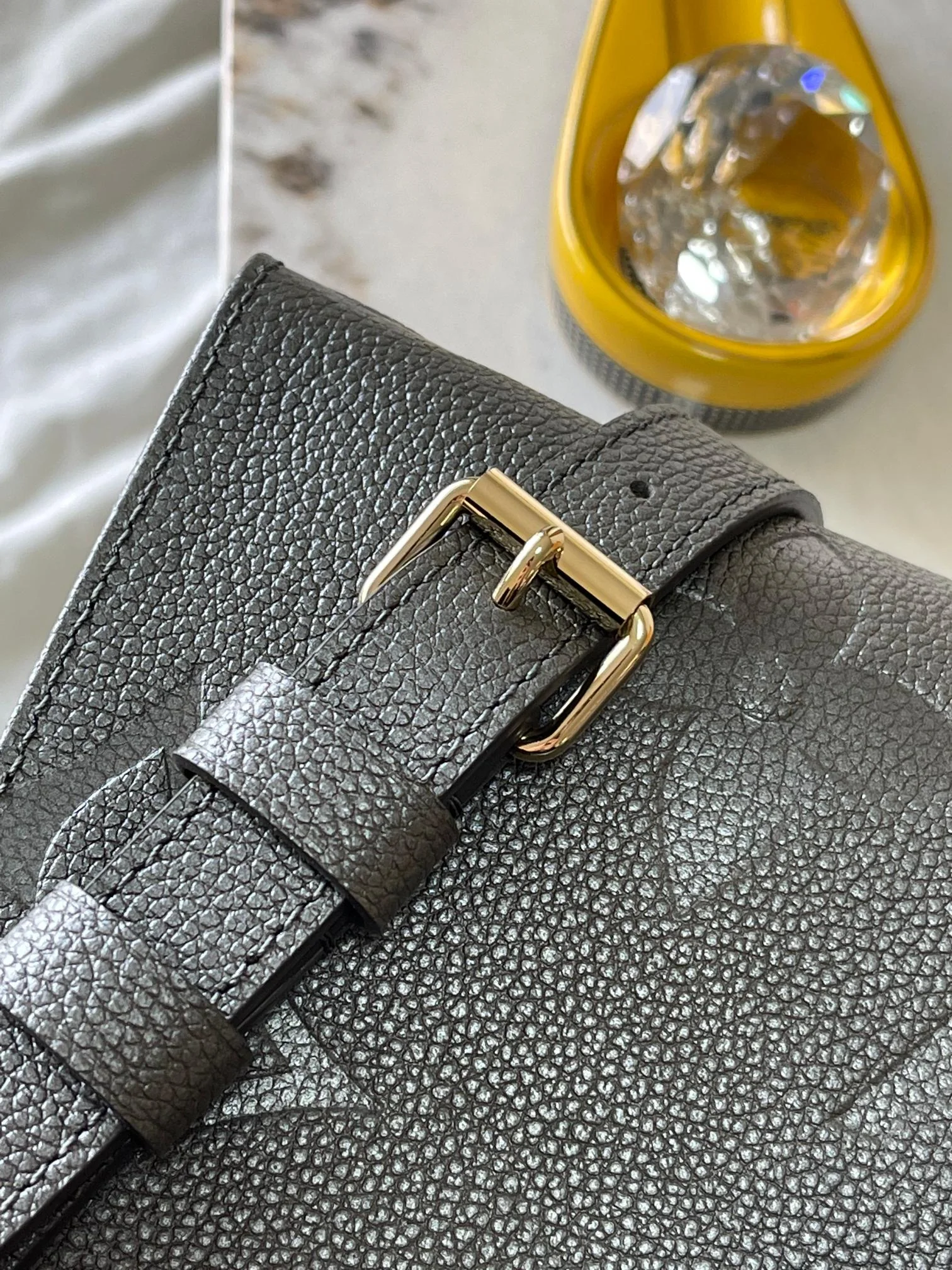 Louisvuitton OnTheGo Small Handbag M12886 25x19x11.5 cm - description_image7