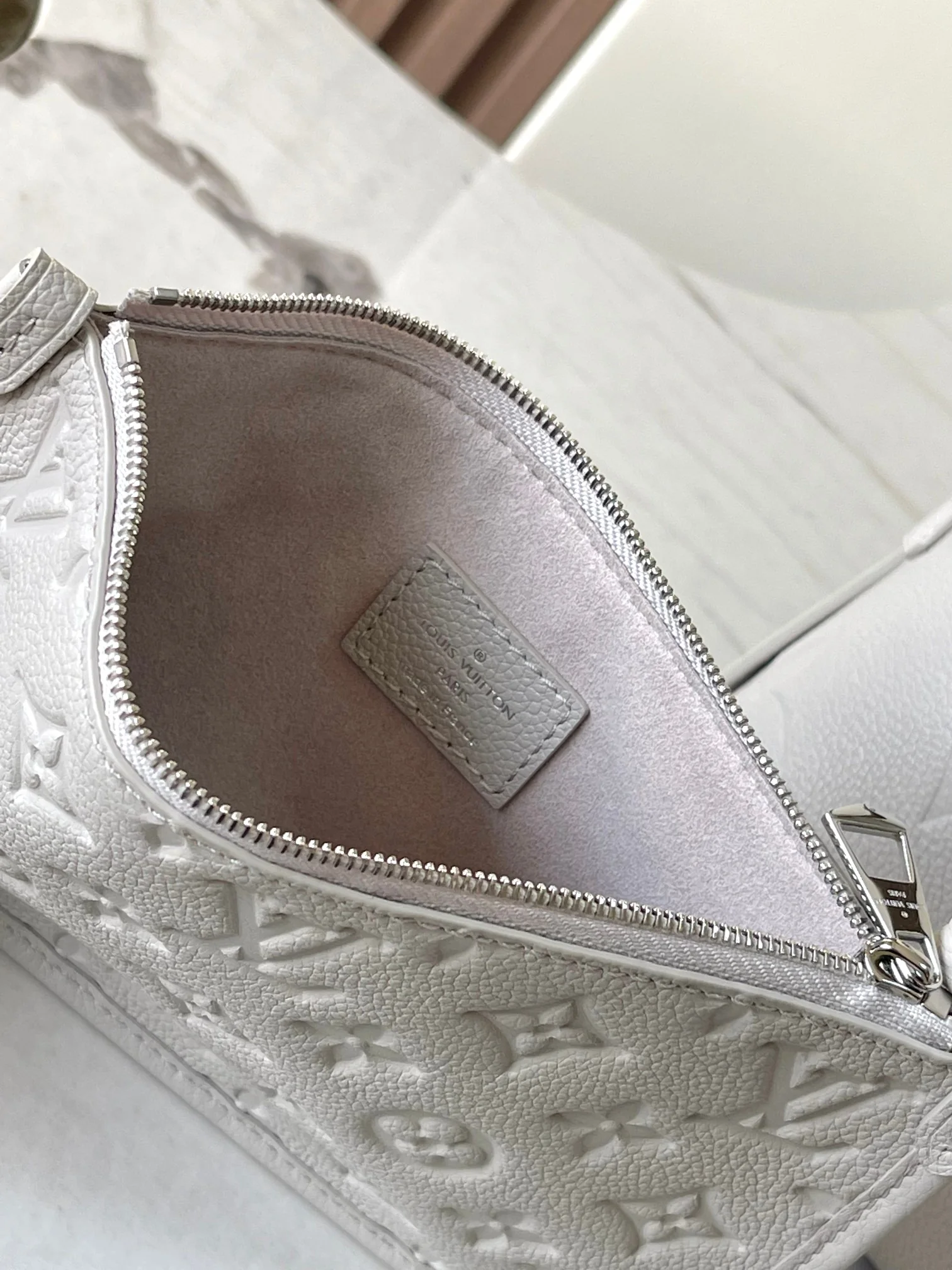 Louisvuitton Carryall Small Handbag M12917 29 x 24 x 12 cm - description_image8