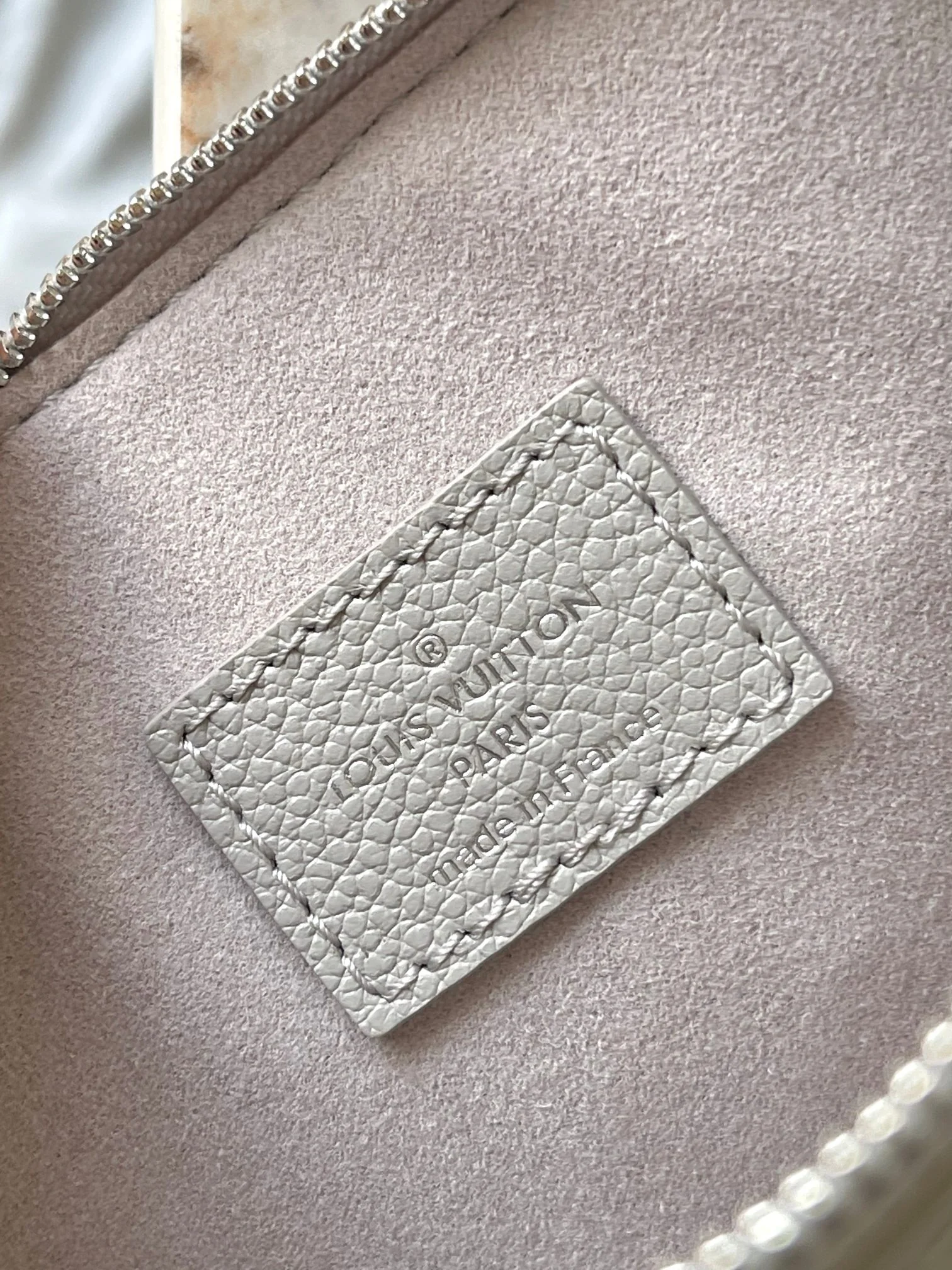 Louisvuitton Carryall Small Handbag M12917 29 x 24 x 12 cm - description_image9