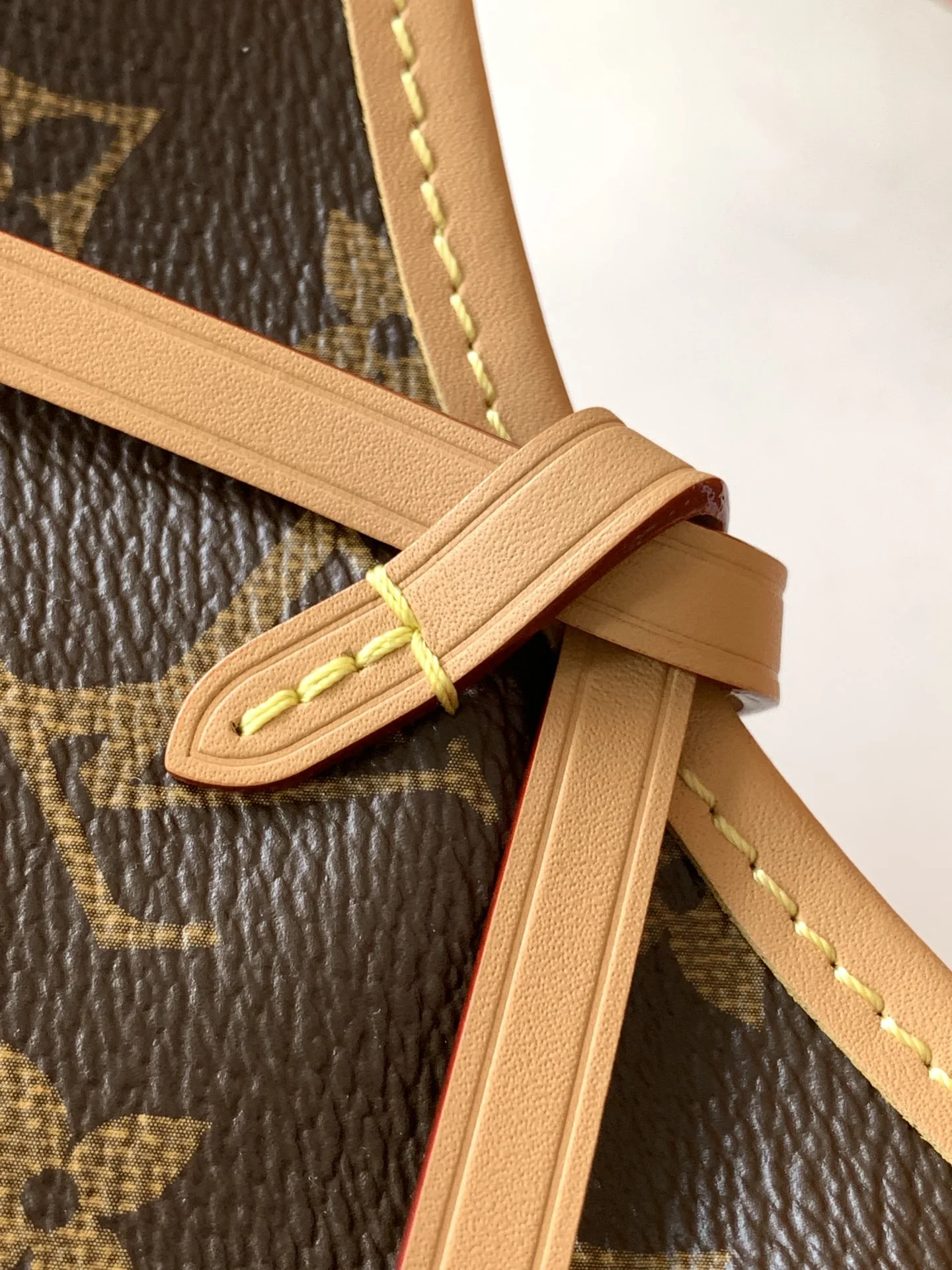 Louisvuitton CarryAll BB M13014 26 x 17 x 10 cm - description_image8