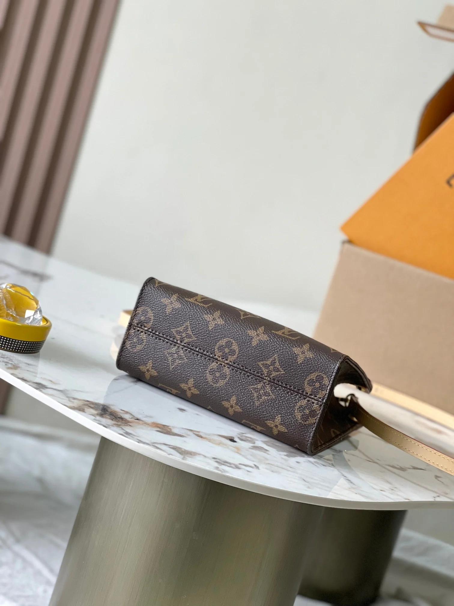 Louisvuitton OnTheGo BB Handbag M13668 18x15x8.5 cm - description_image5