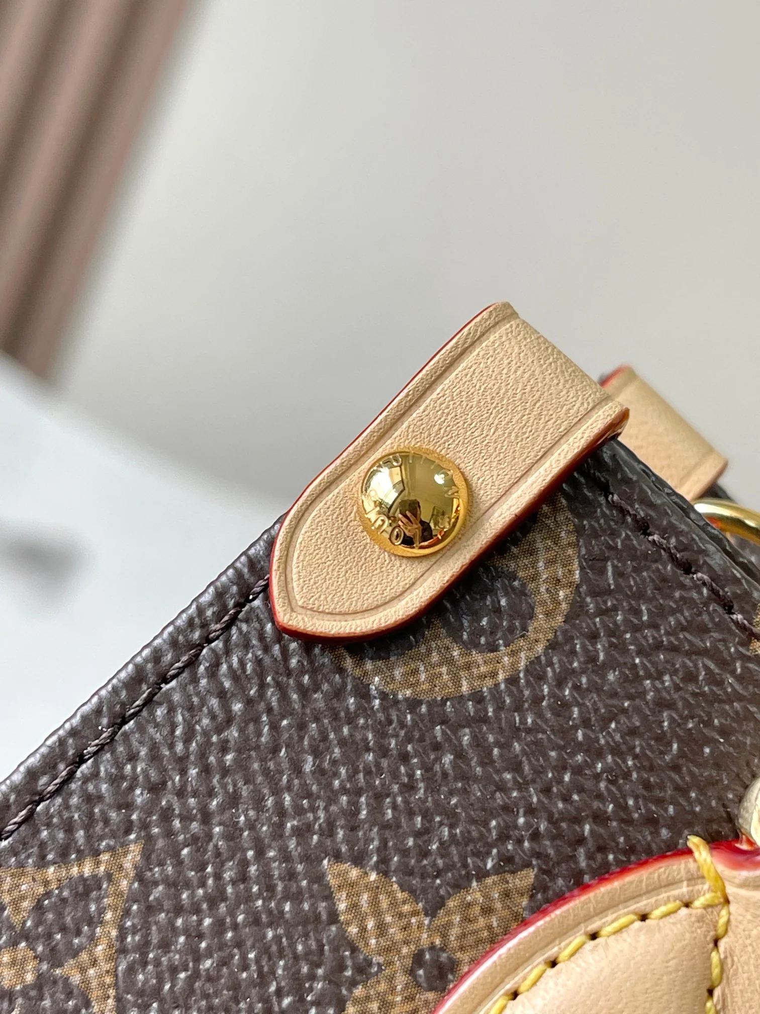 Louisvuitton OnTheGo M13668 25 x 11 x 19 cm - description_image6