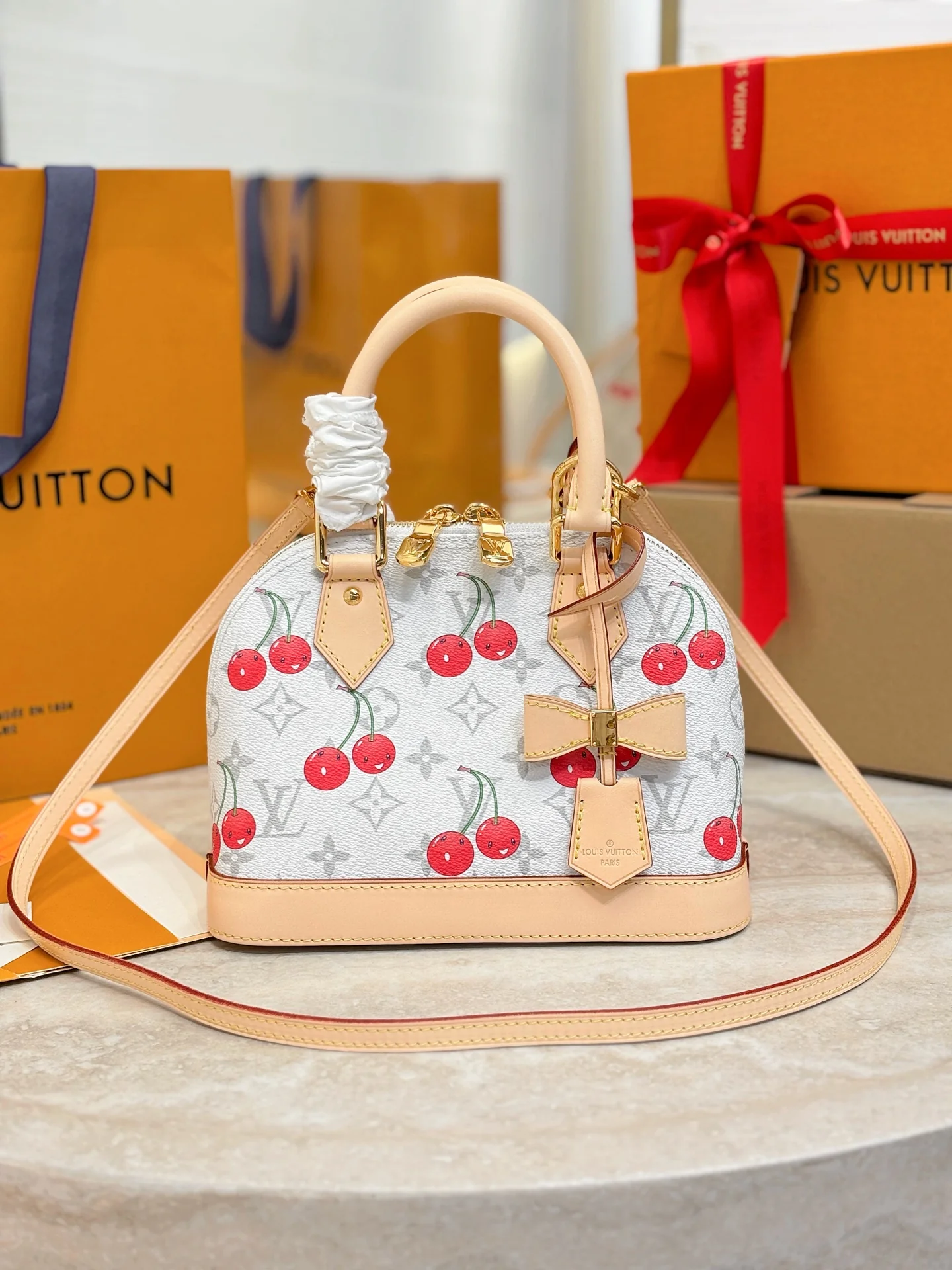 Louis Vuitton Alma M14234 White 23.5cm 23.5x17.5x11.5 cm - image1