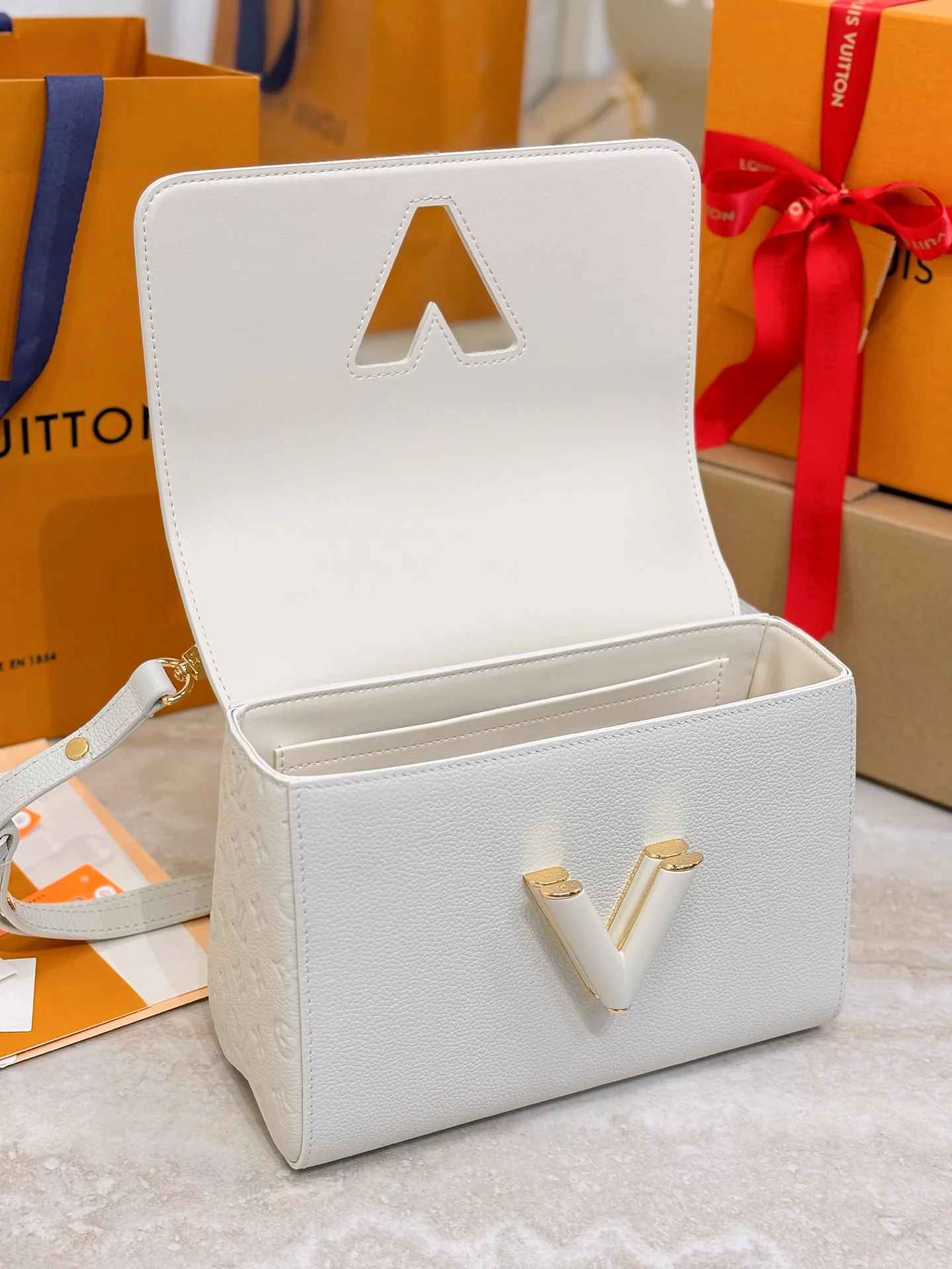 Louis Vuitton Harmony M14341 White - image5