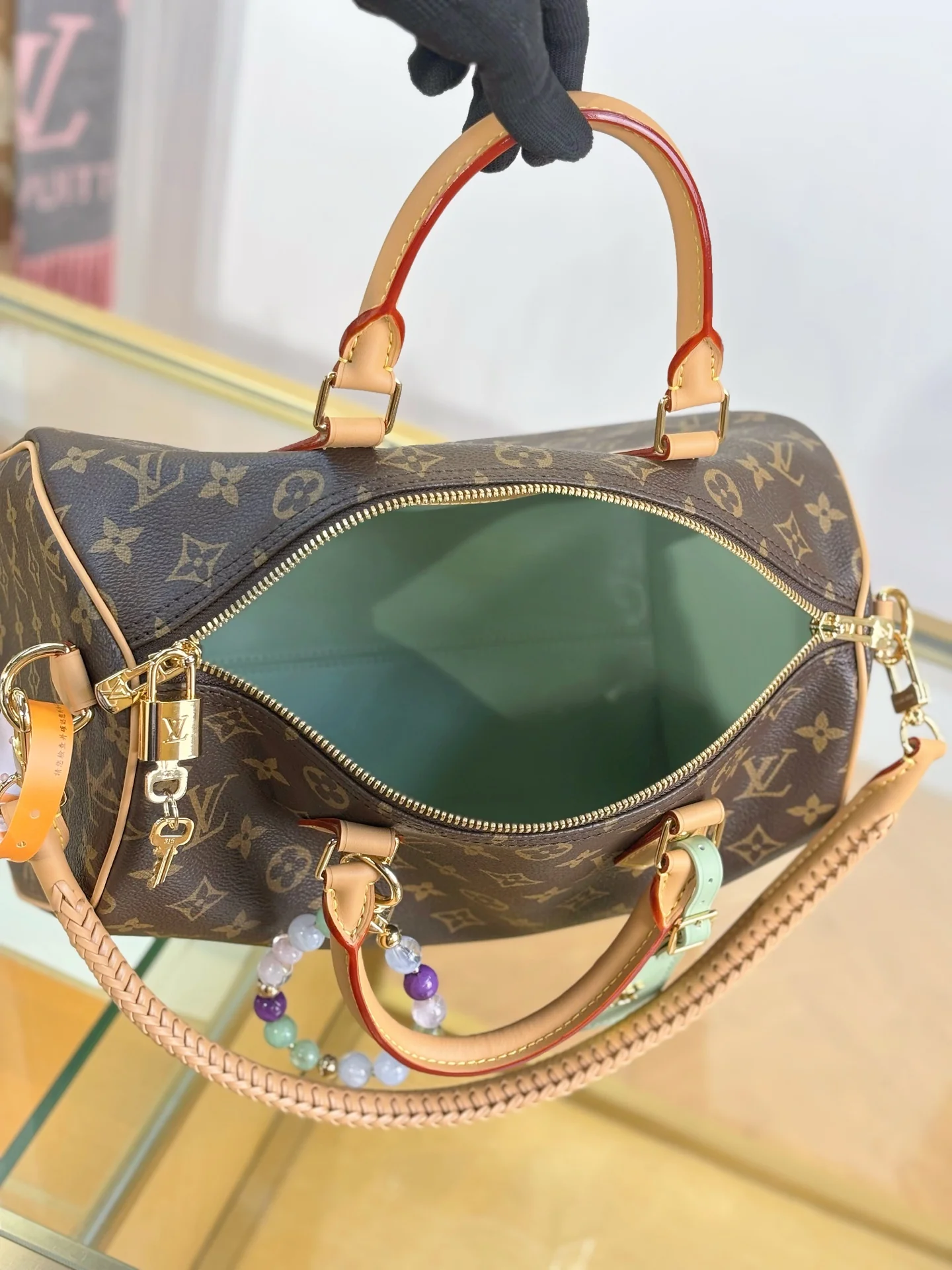 Louisvuitton Speedy Soft Lucky Handbag M15107 30x21x17 cm - description_image6