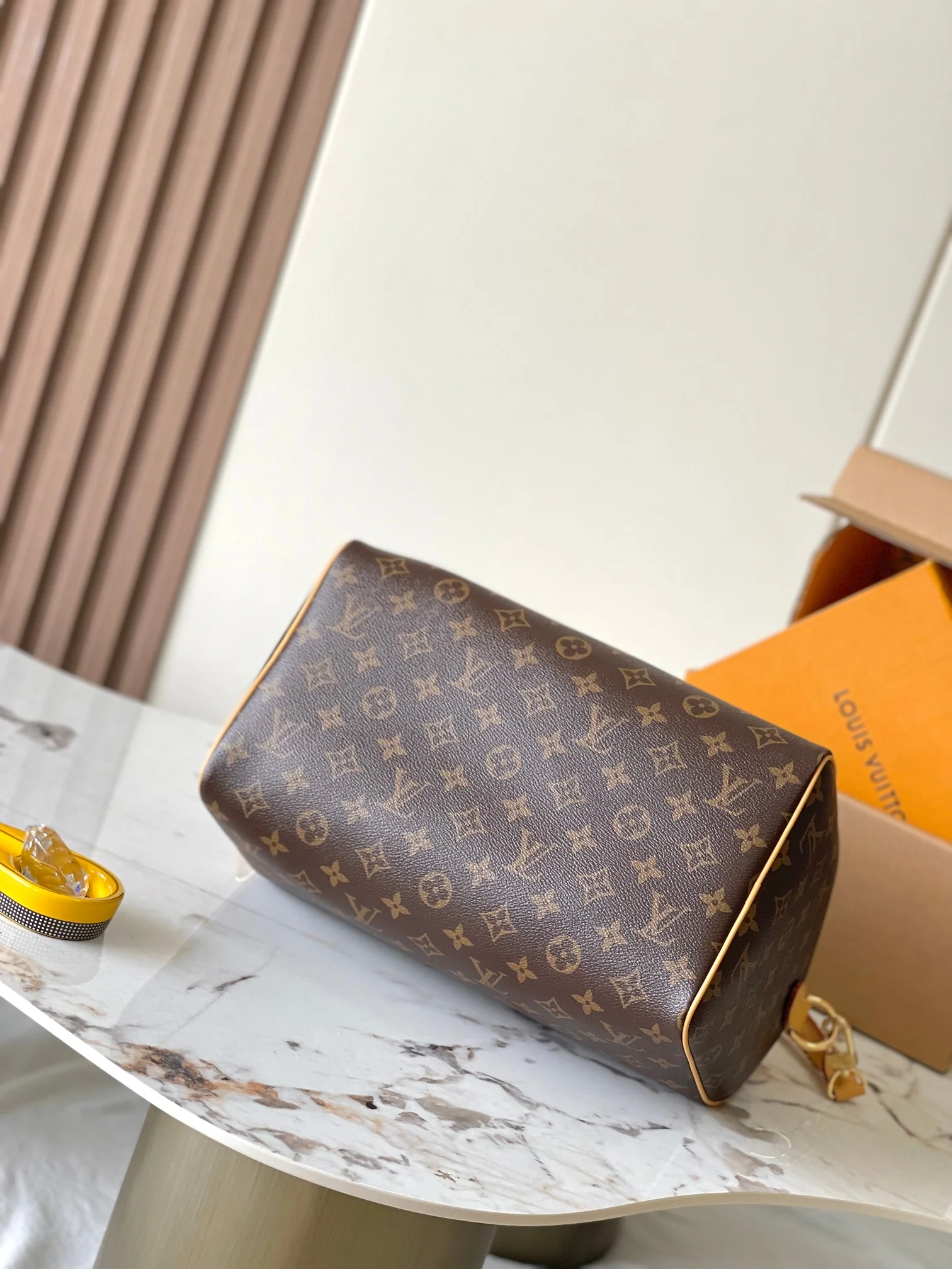 Louisvuitton Speedy Soft 30 Lucky Handbag M15107 Monogram 30x21x17 cm - description_image4