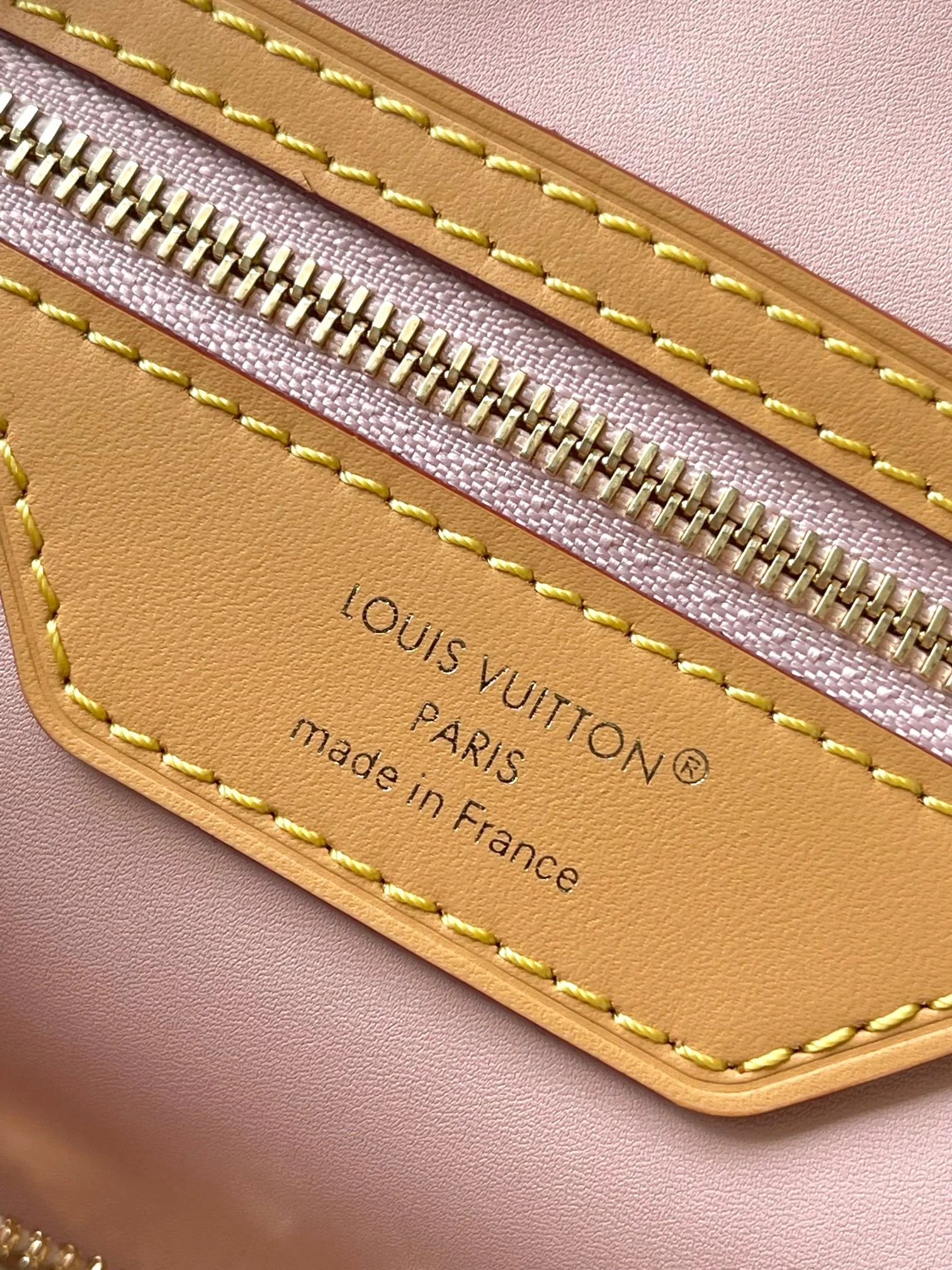 Louisvuitton Speedy Soft 30 Lucky Handbag Model M15108 30x21x17 cm - description_image9