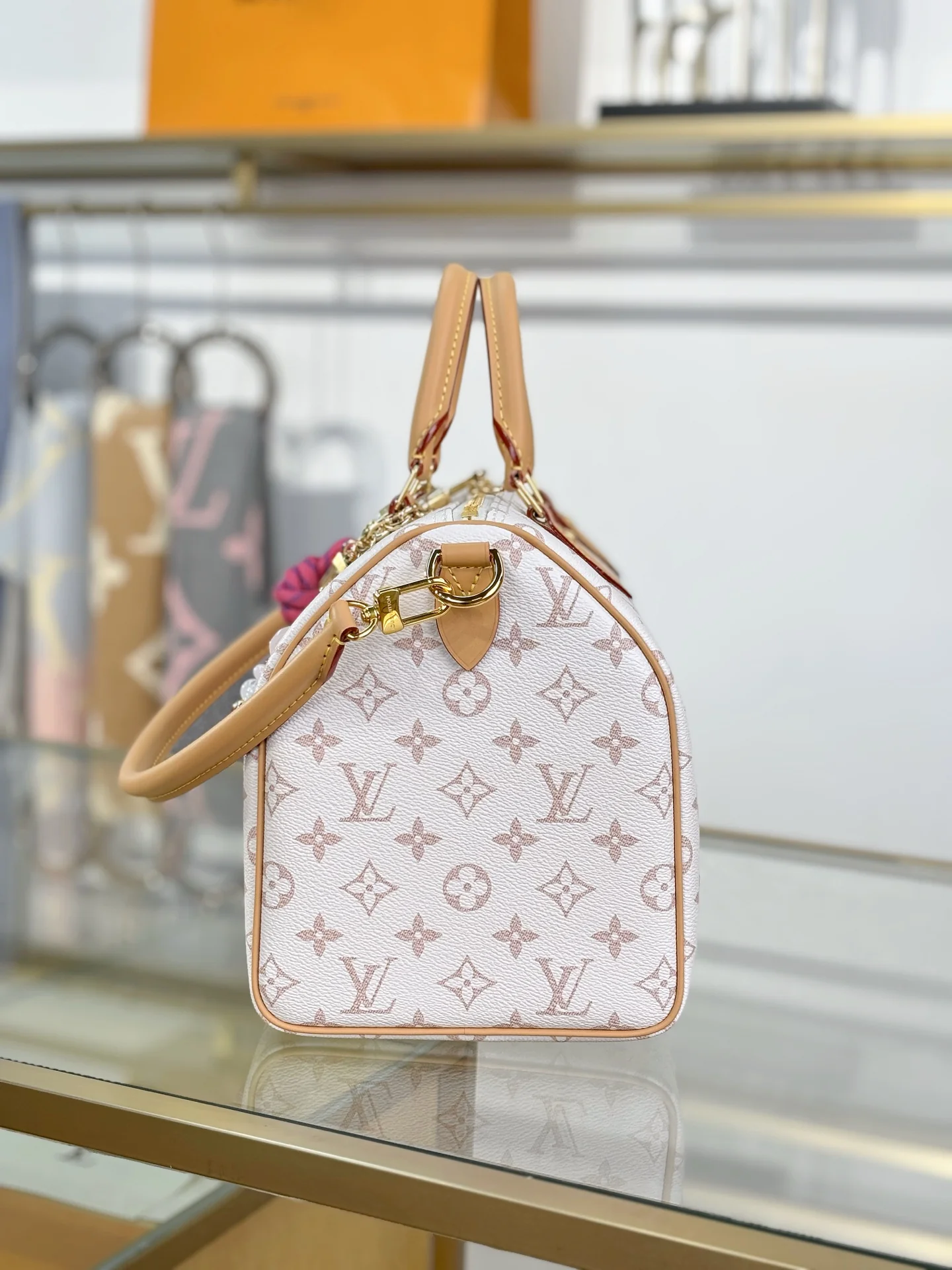 Louisvuitton Speedy Soft 30 Lucky M15108 30x21x17 cm - description_image7