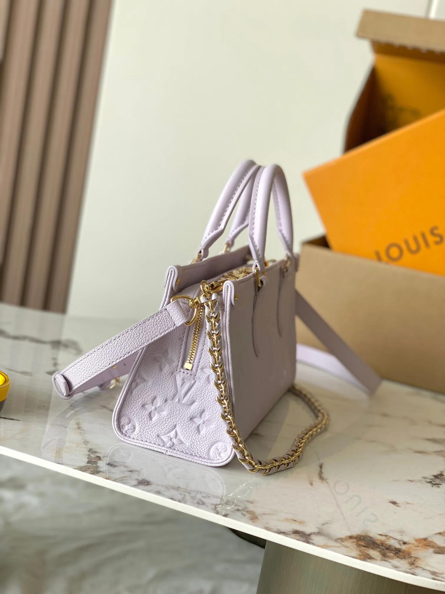 Louisvuitton OnTheGo Small M15192 25x13x10 cm - description_image2