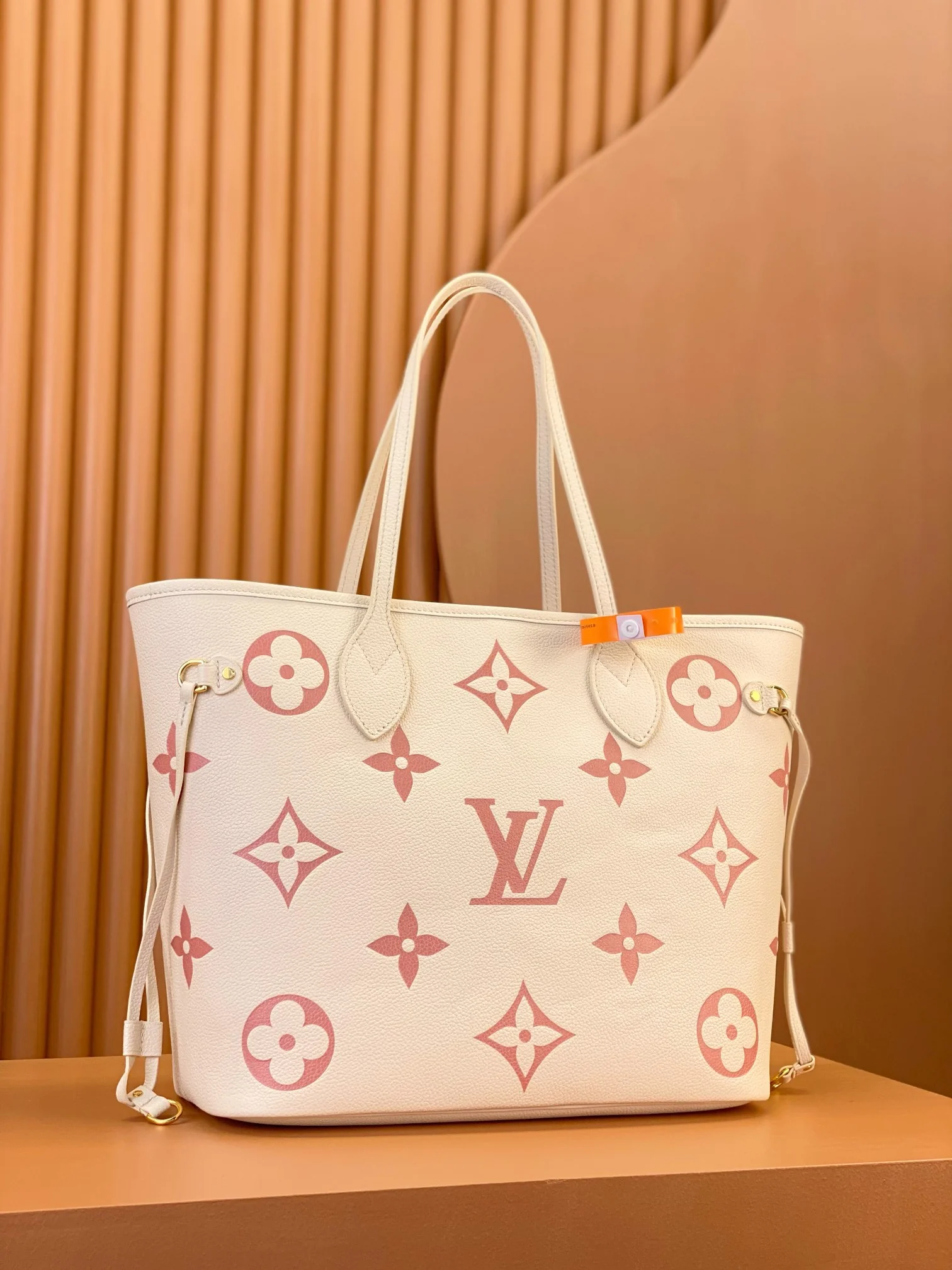 Louisvuitton Neverfull Medium Tote M21579 31x28x14 cm - description_image2