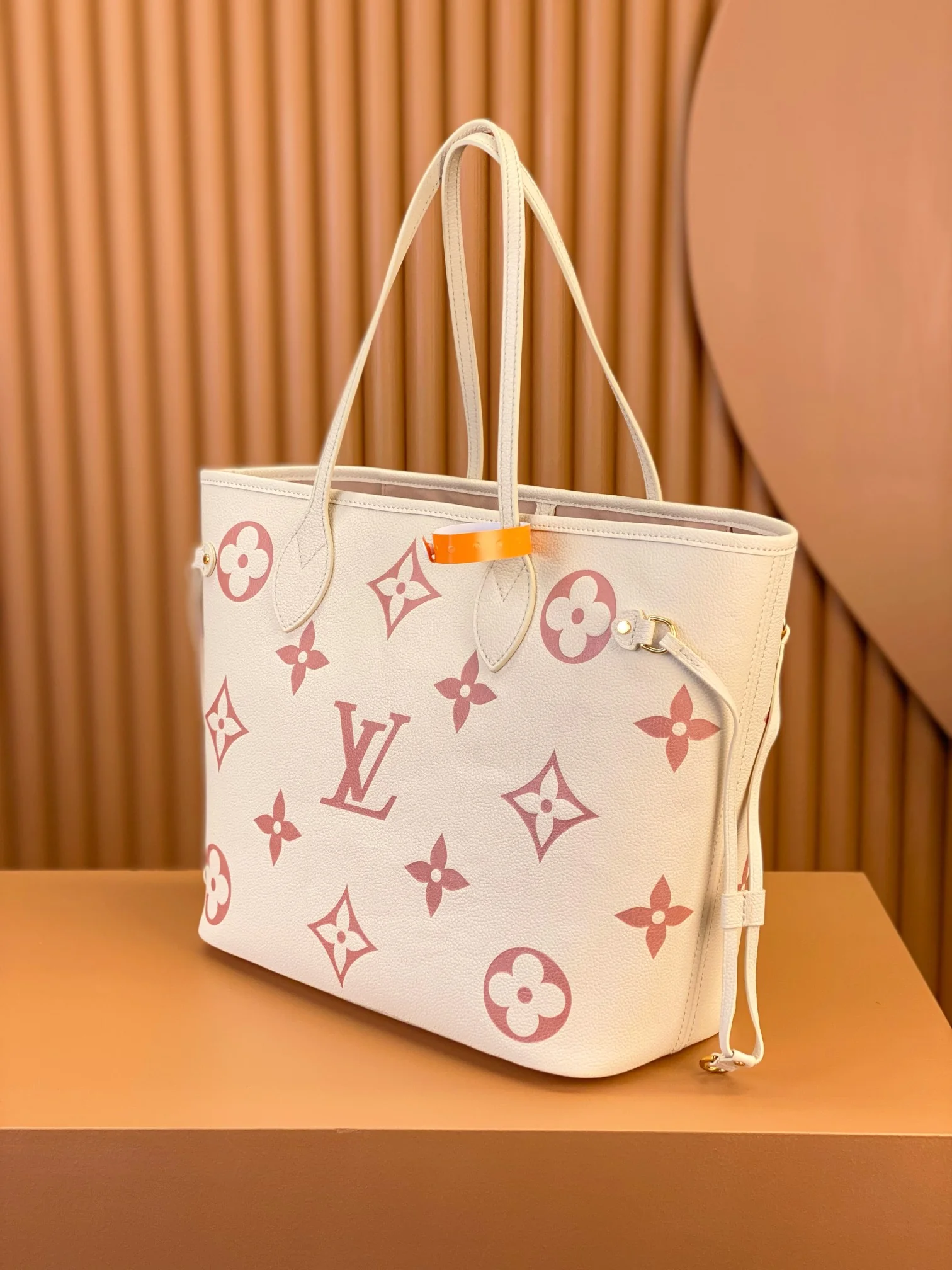 Louisvuitton Neverfull Medium Tote M21579 31x28x14 cm - description_image4