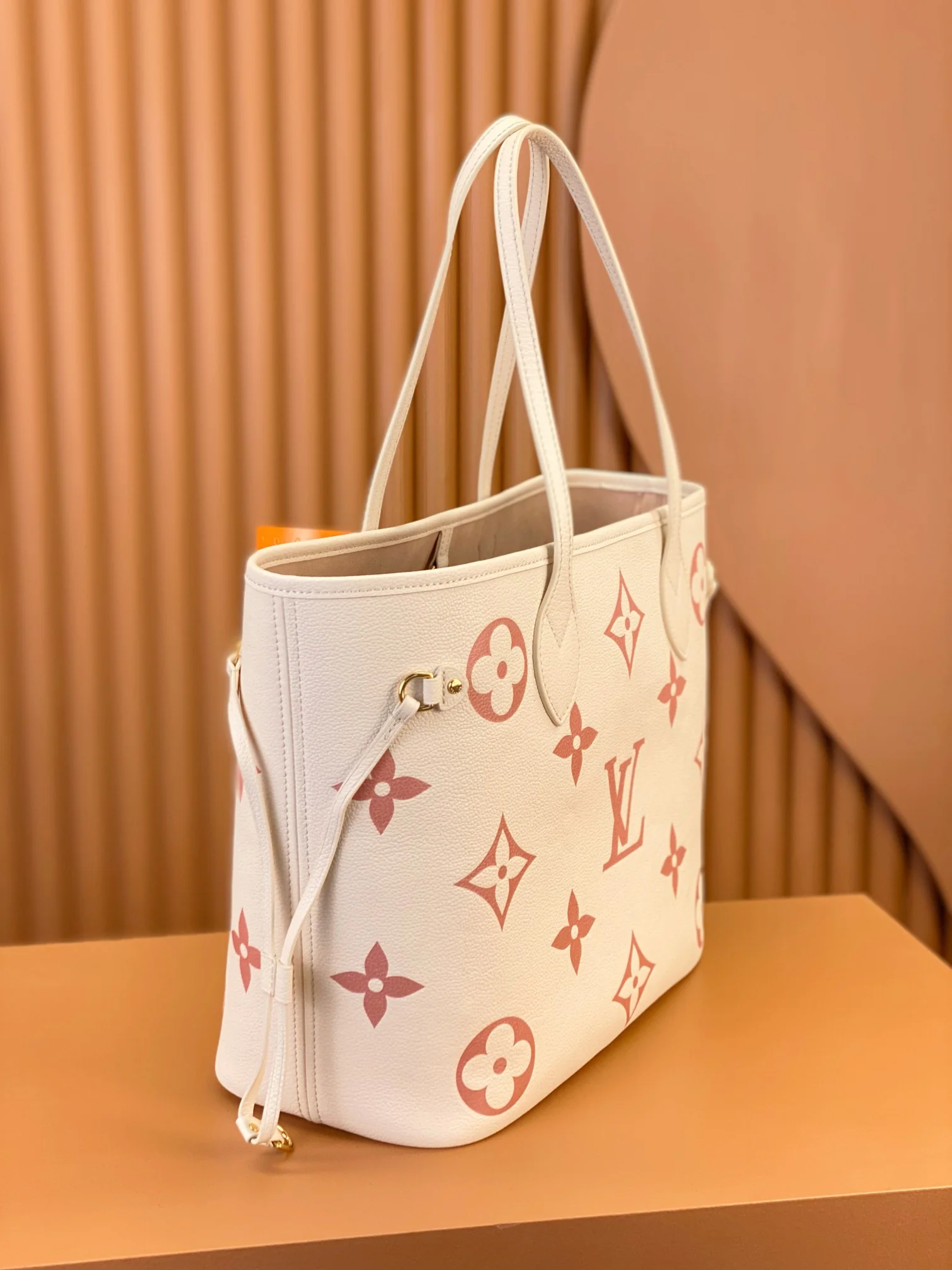 Louisvuitton Neverfull Medium Tote M21579 31x28x14 cm - description_image5