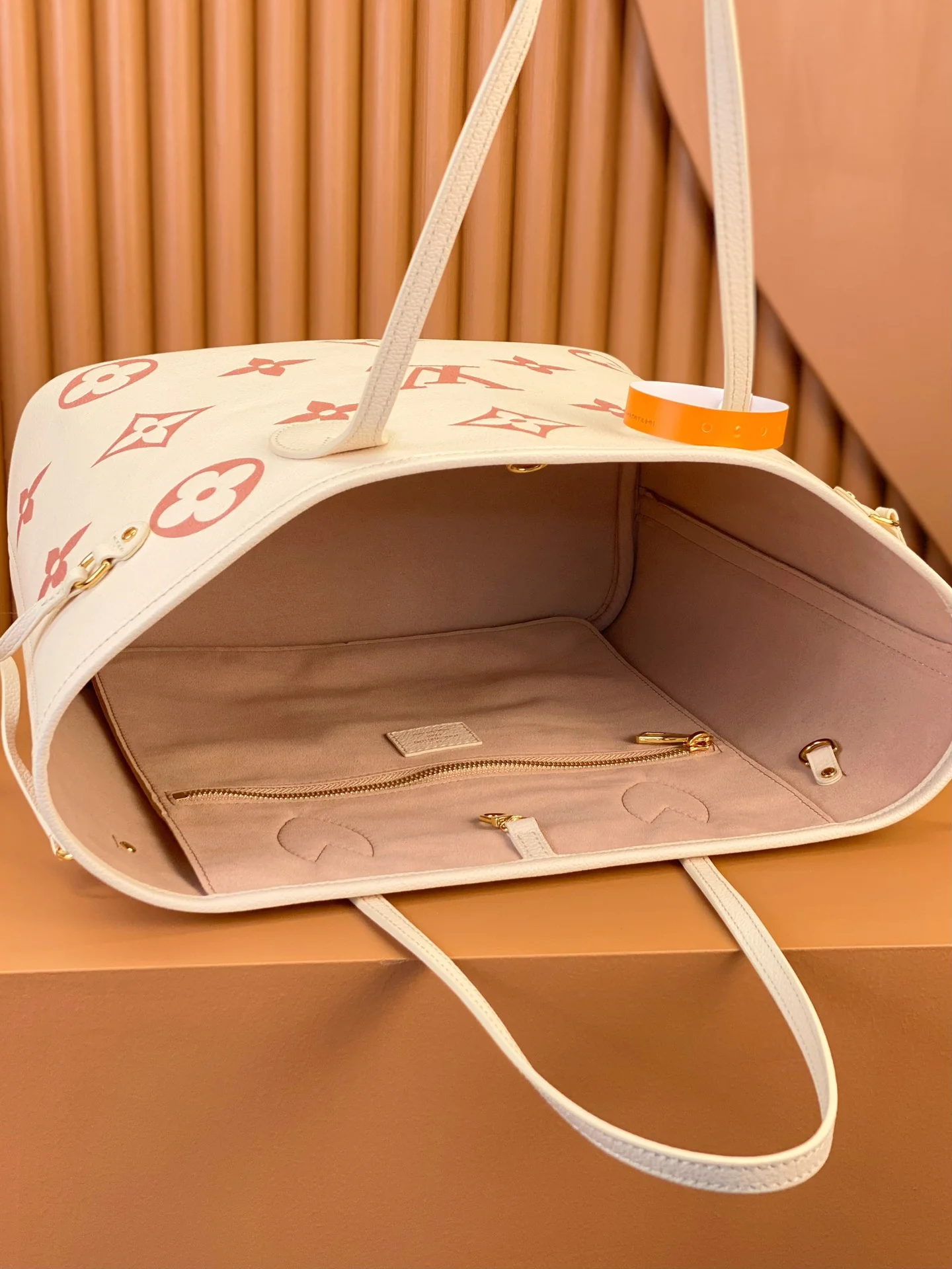 Louisvuitton Neverfull Medium Tote M21579 31x28x14 cm - description_image7