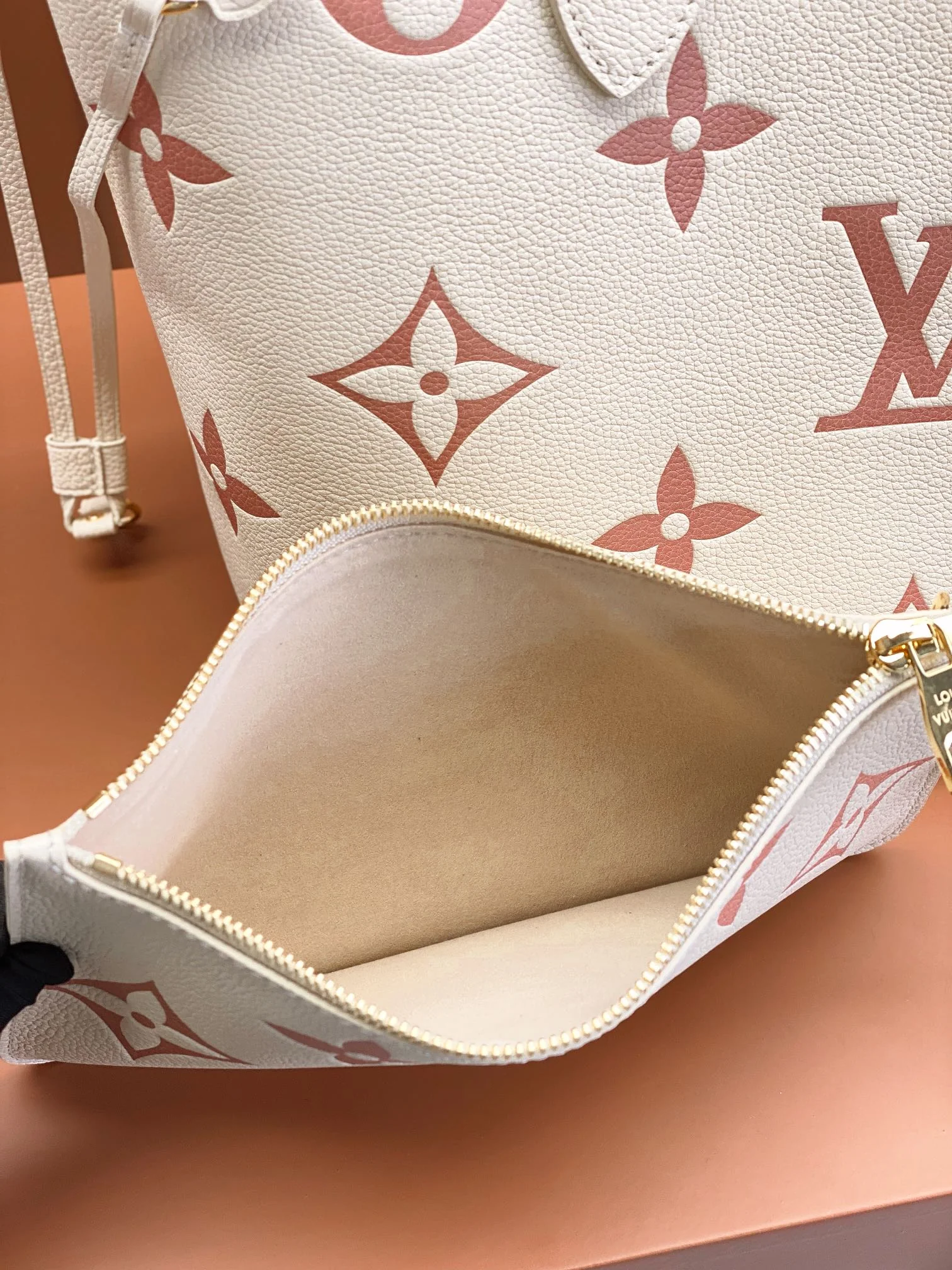 Louisvuitton Neverfull M21579 31x28x14 cm Louisvuitton Neverfull M21579 31x28x14 cm - description_image5