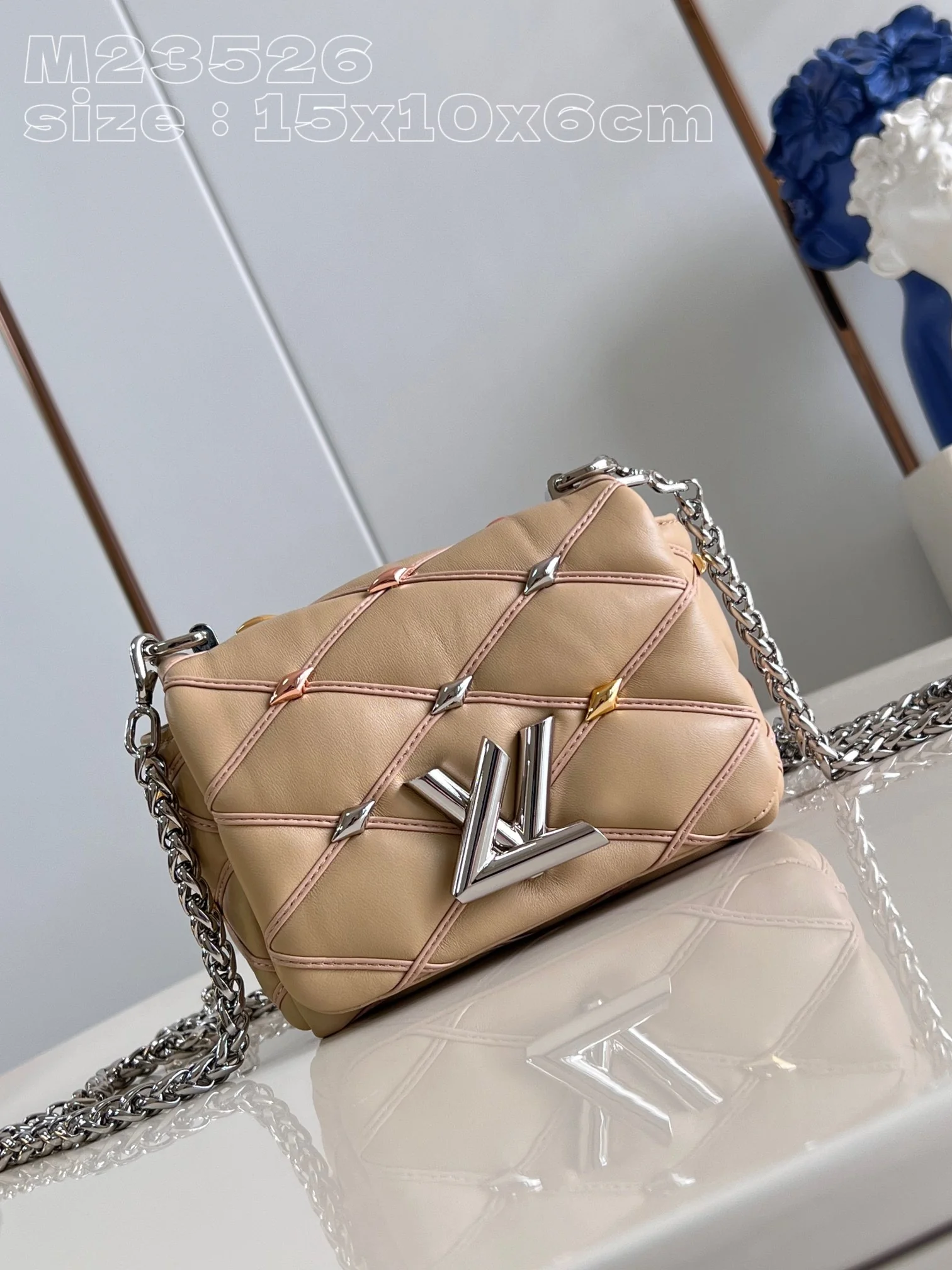 Louis Vuitton Twist M23526 Apricot - image1