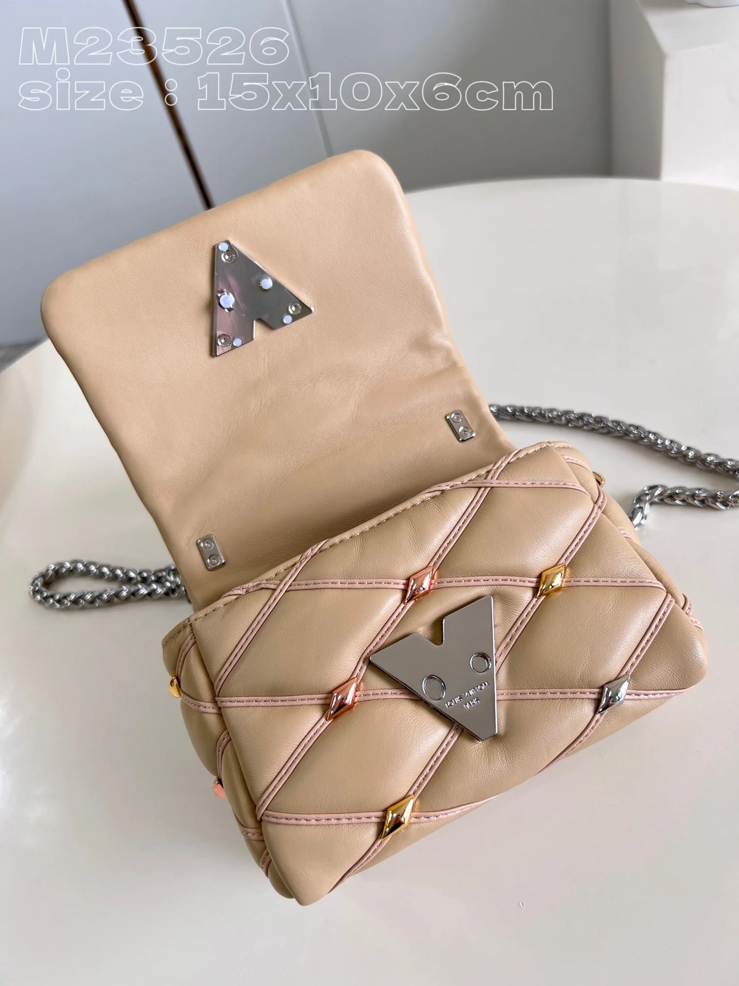 Louis Vuitton Twist M23526 Apricot - image7