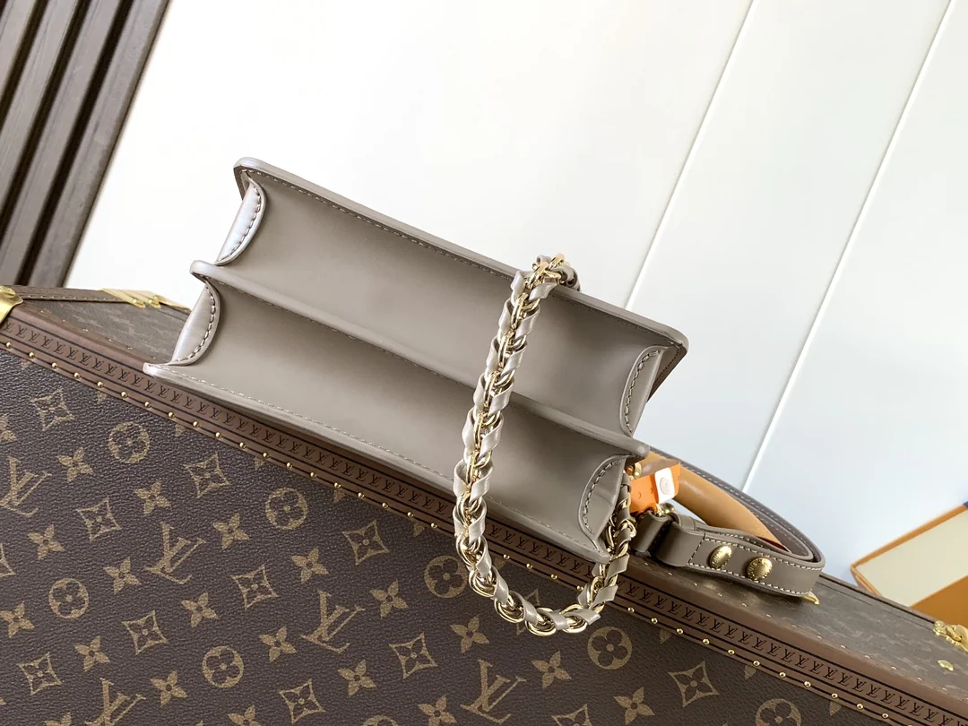 Louis Vuitton Dauphine M23635 Khaki - image4