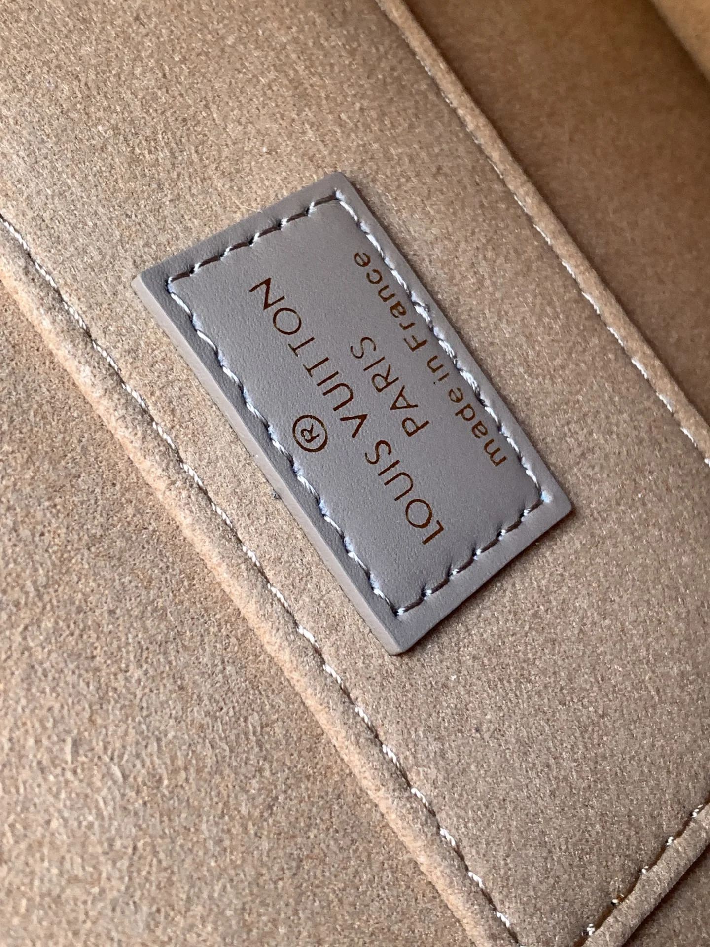 Louis Vuitton Dauphine M23635 Khaki - image9