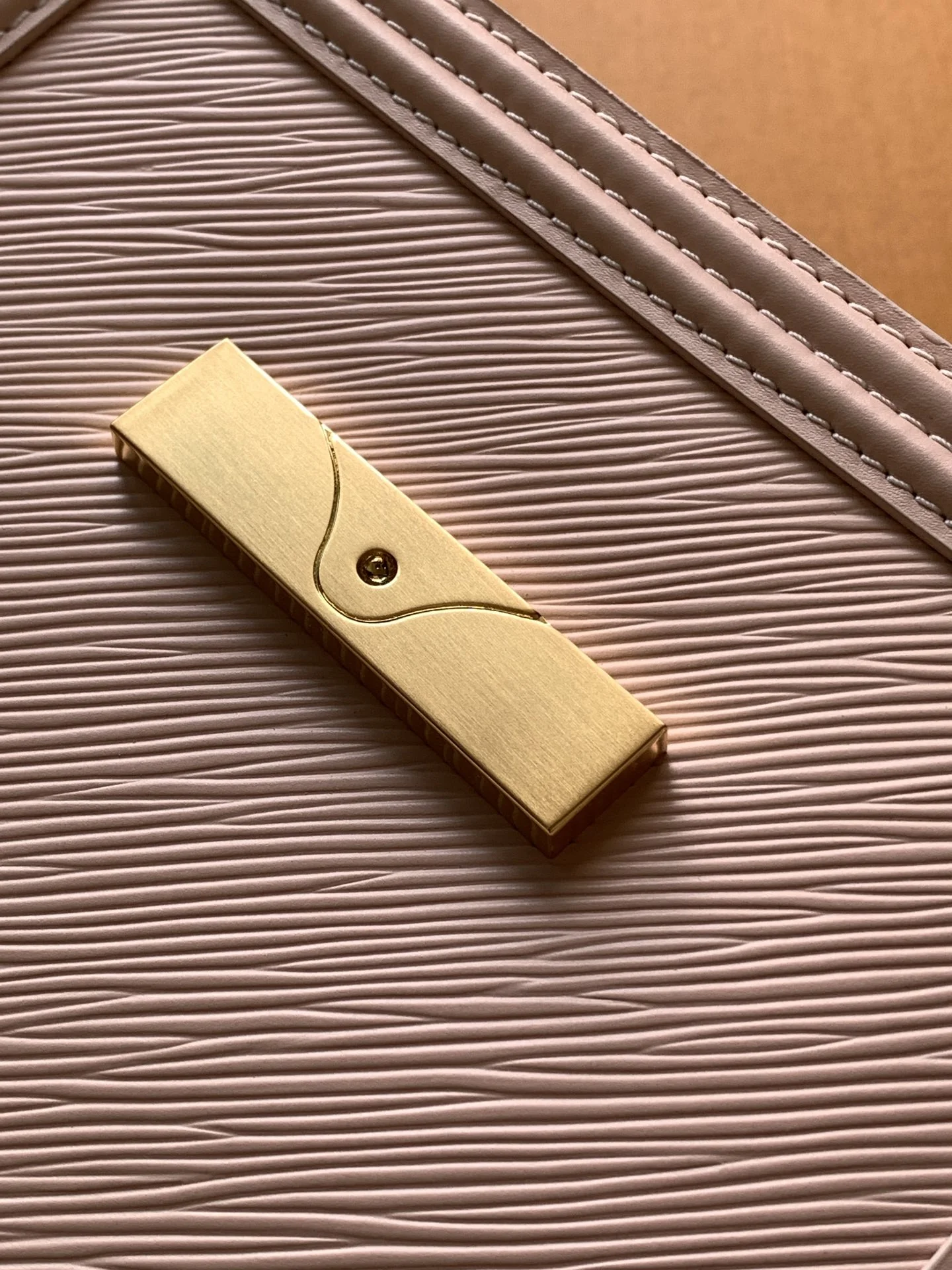 Louis Vuitton Dauphine M23635 Pink - image7