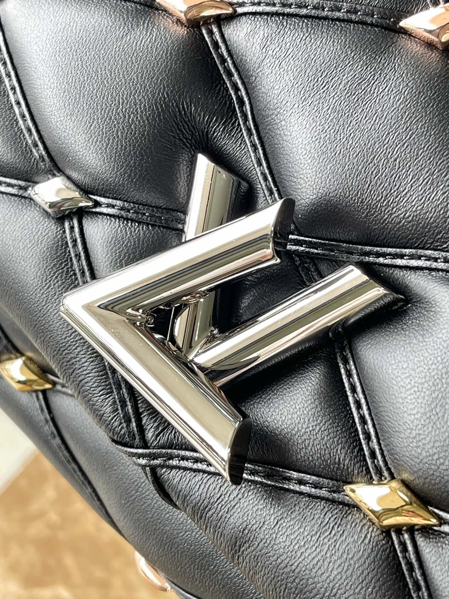 Louis Vuitton Twist M24151 Black - image7