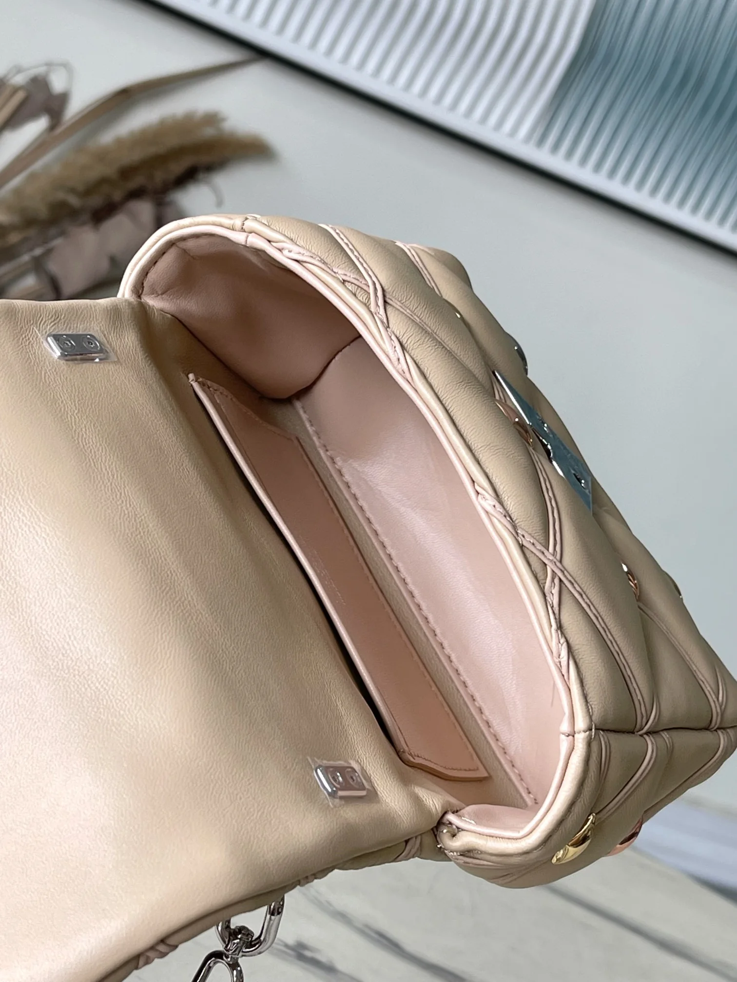 Louis Vuitton Twist M24246 Apricot - image8