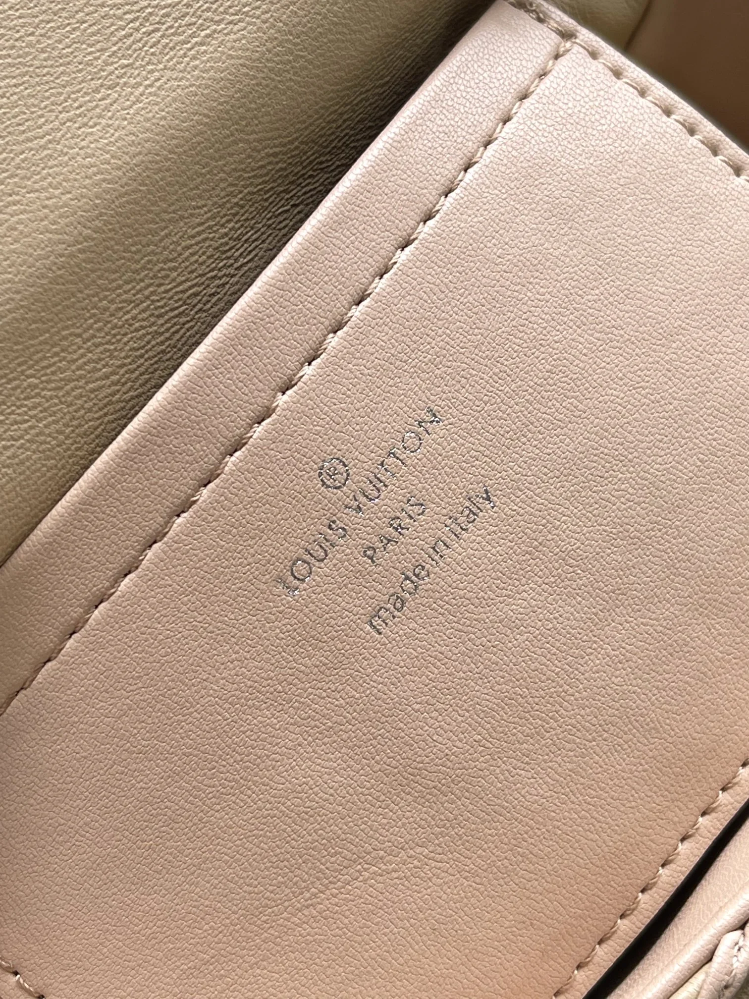 Louis Vuitton Twist M24246 Apricot - image9